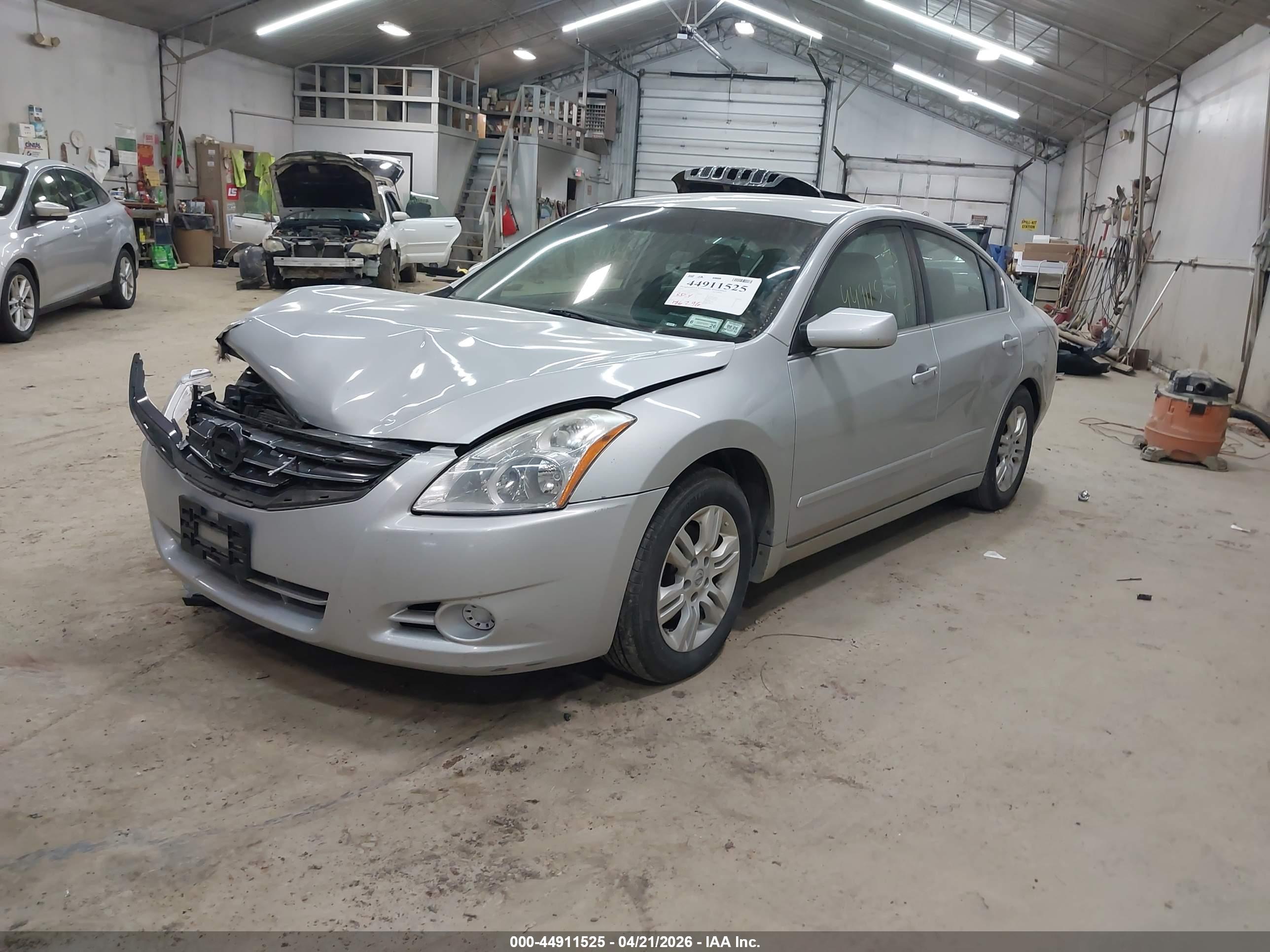 NISSAN ALTIMA image 2