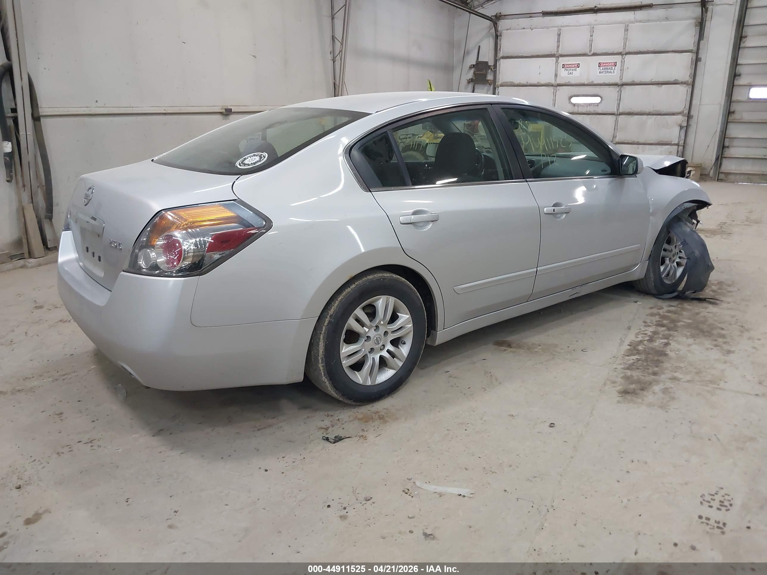 NISSAN ALTIMA image 4