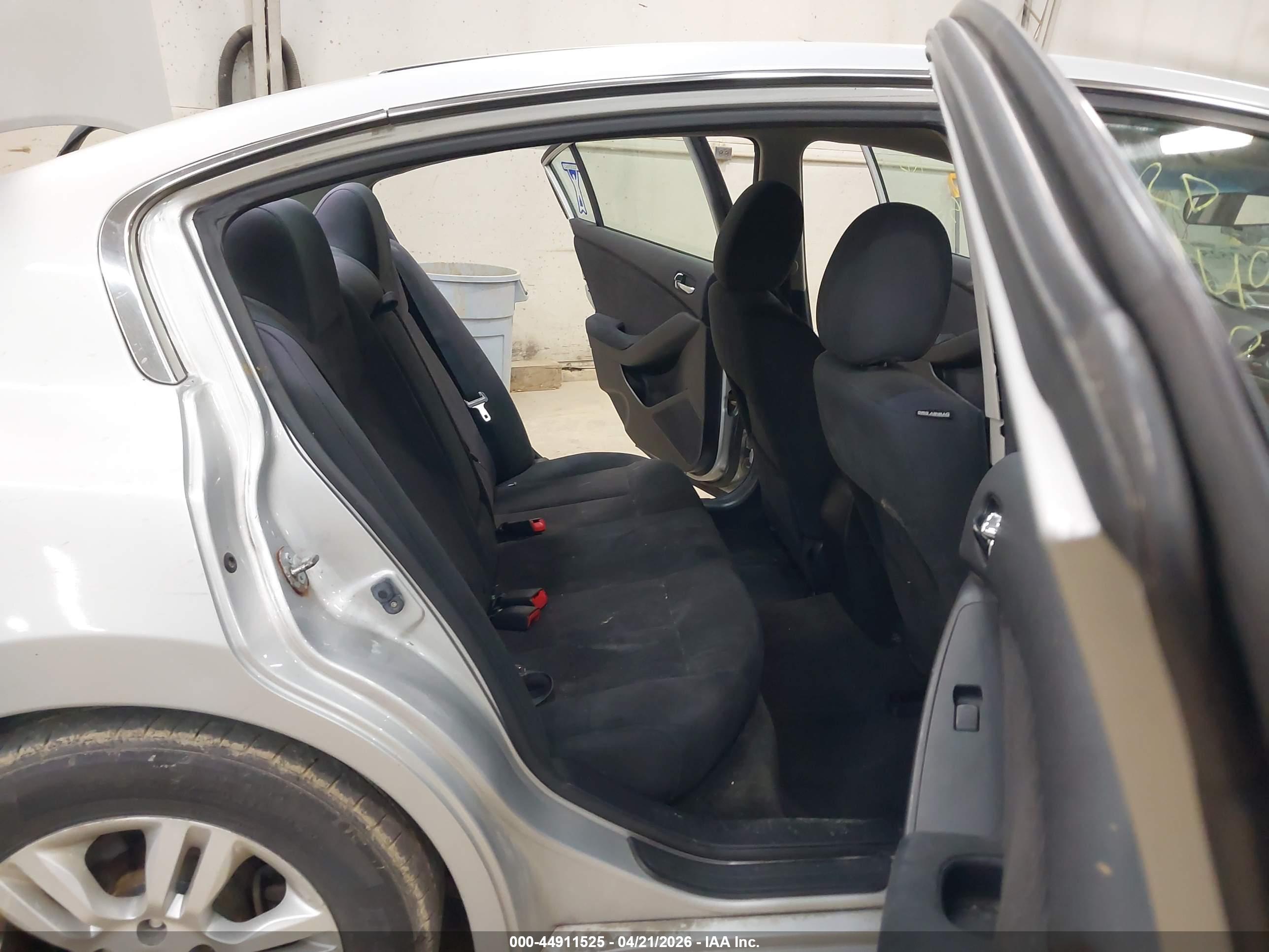 NISSAN ALTIMA image 8