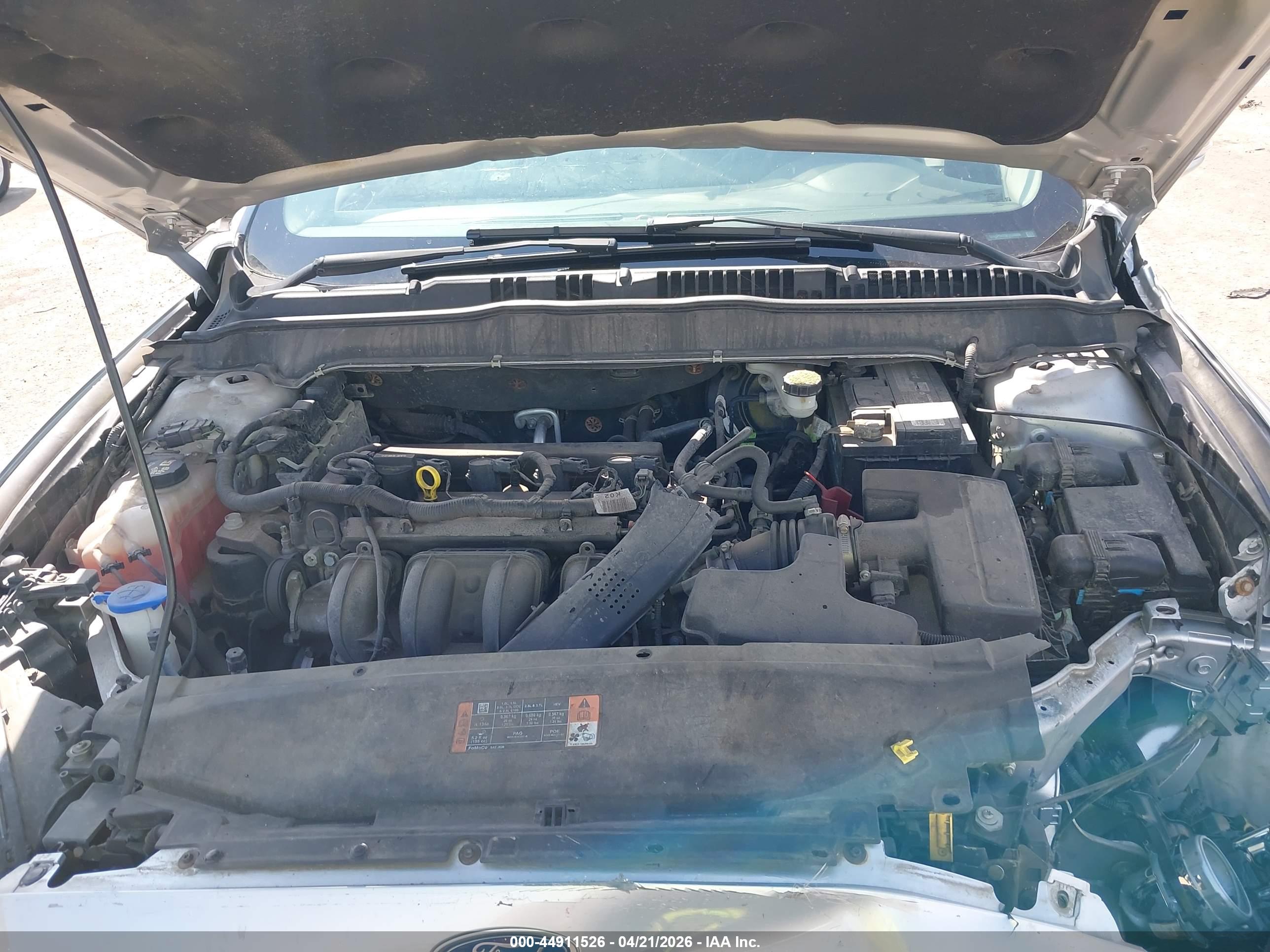 FORD FUSION image 10