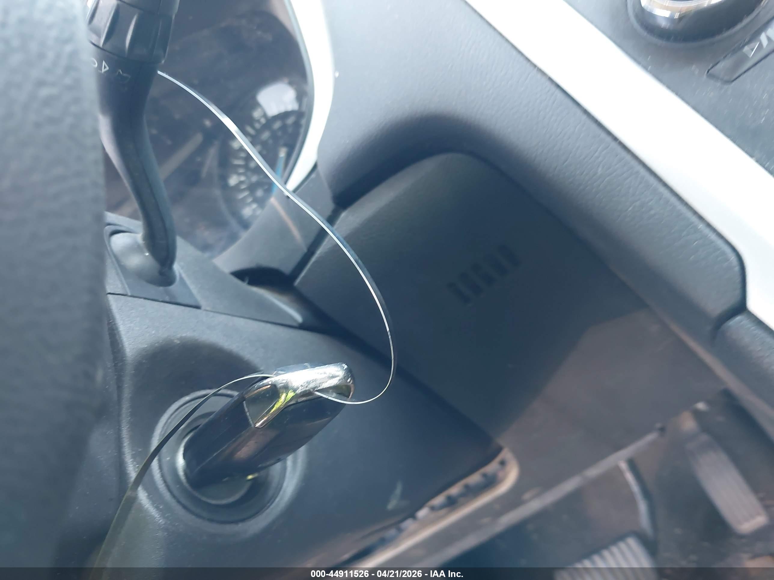 FORD FUSION image 11