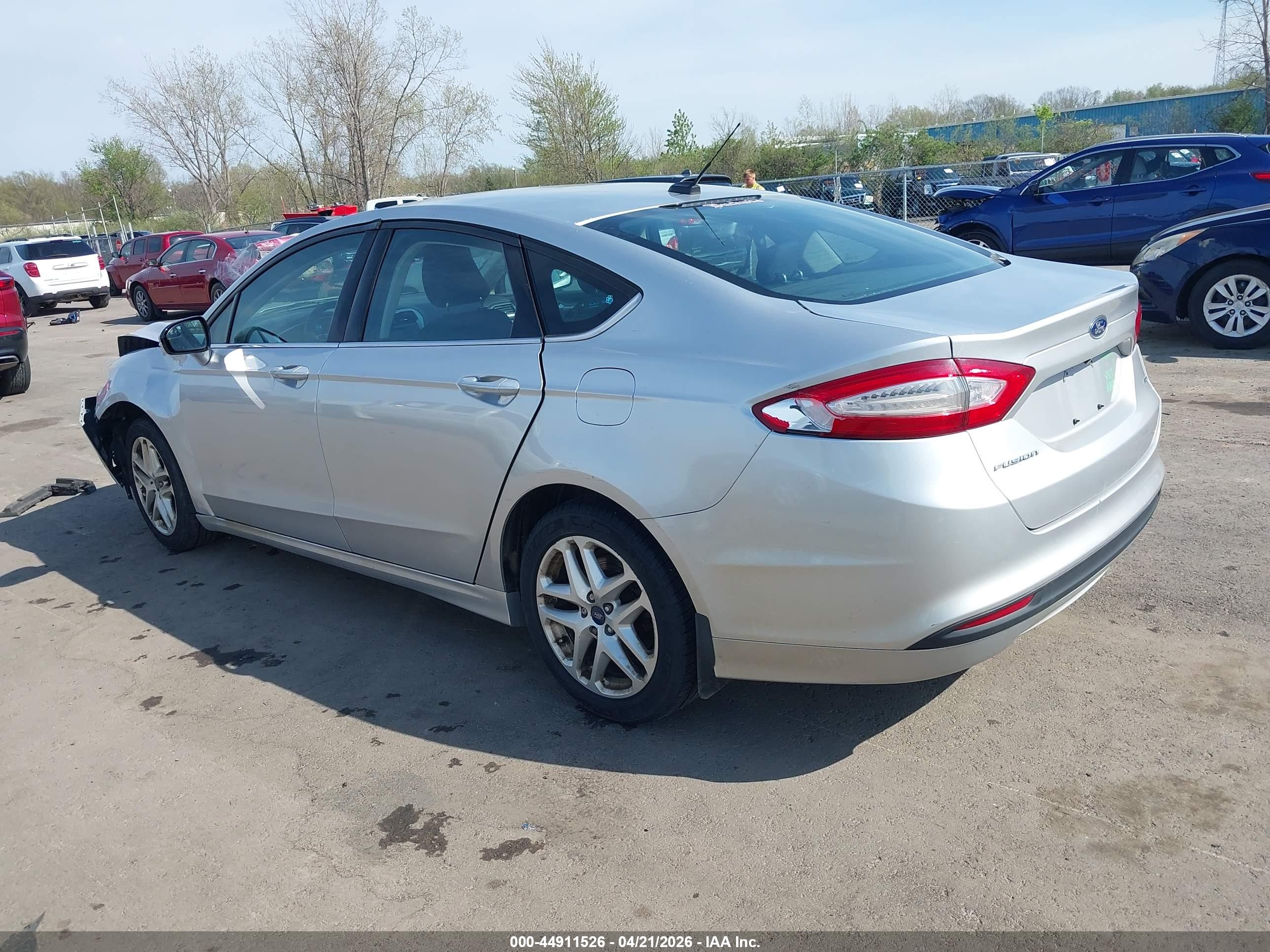 FORD FUSION image 3