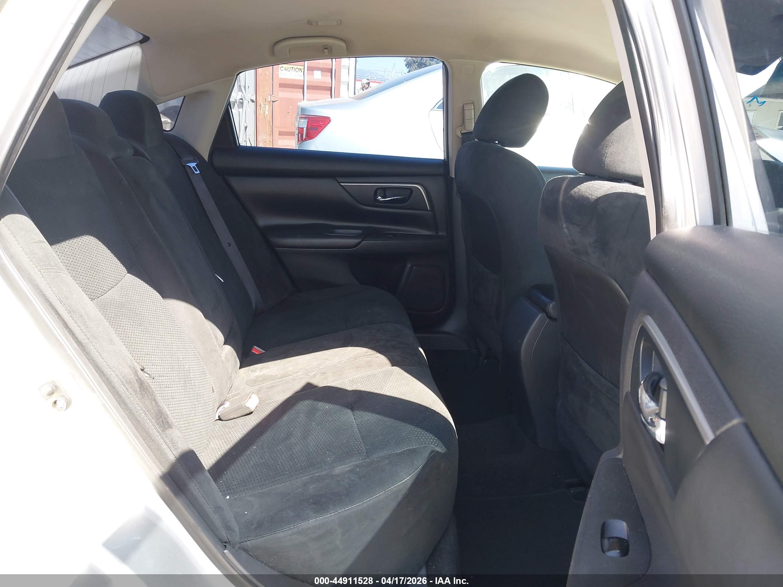 NISSAN ALTIMA image 8