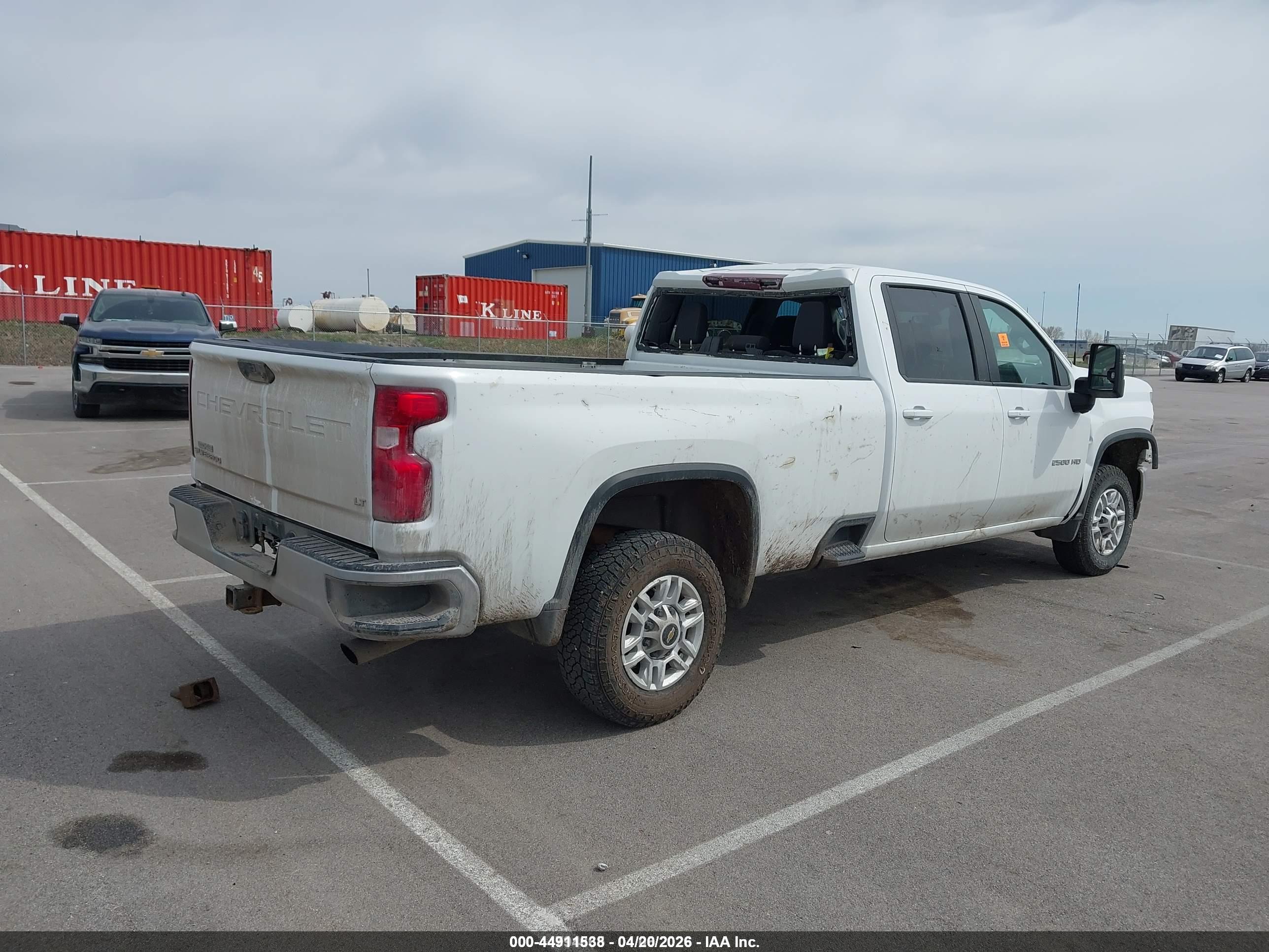 CHEVROLET SILVERADO image 3