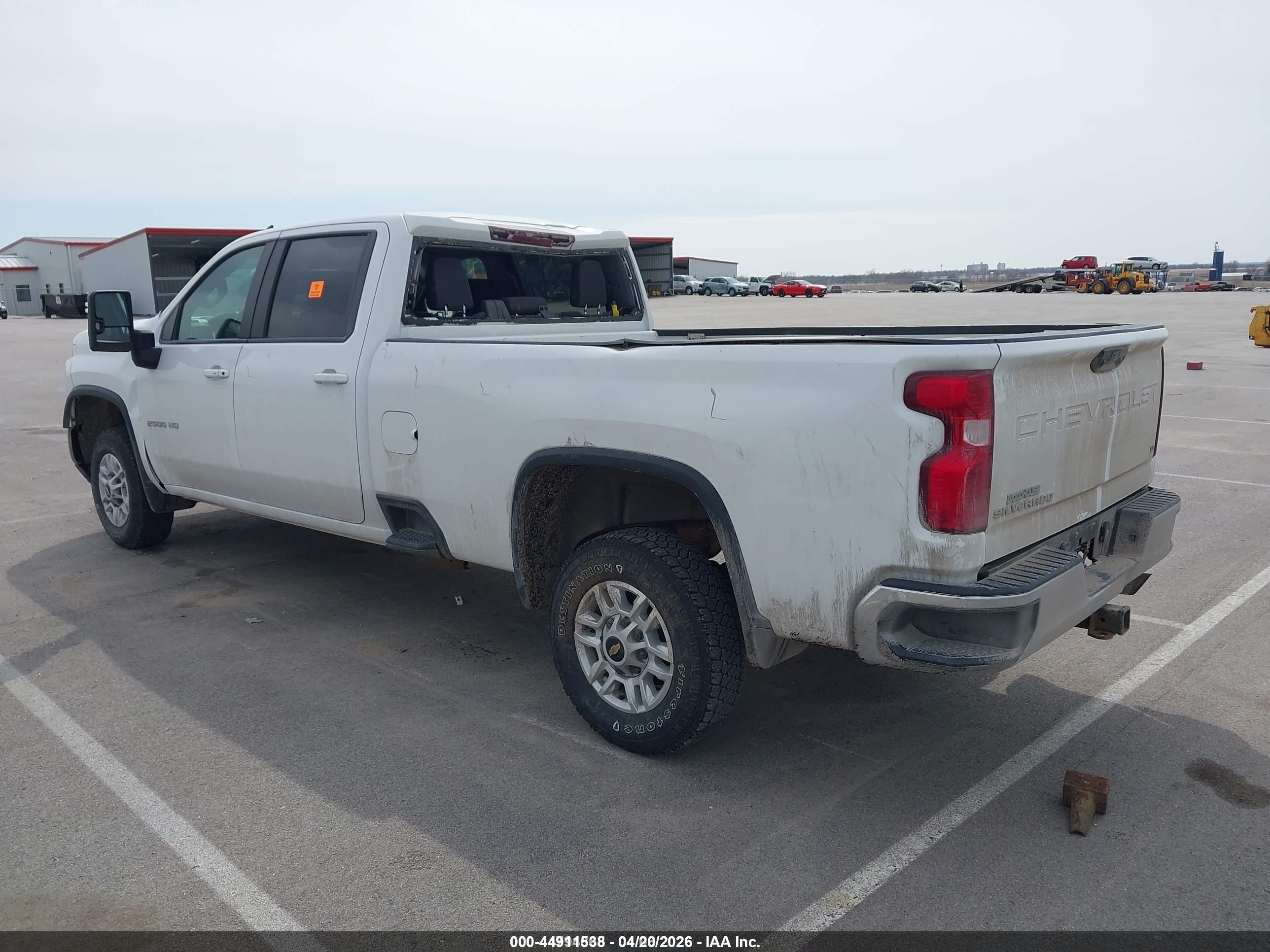 CHEVROLET SILVERADO image 4