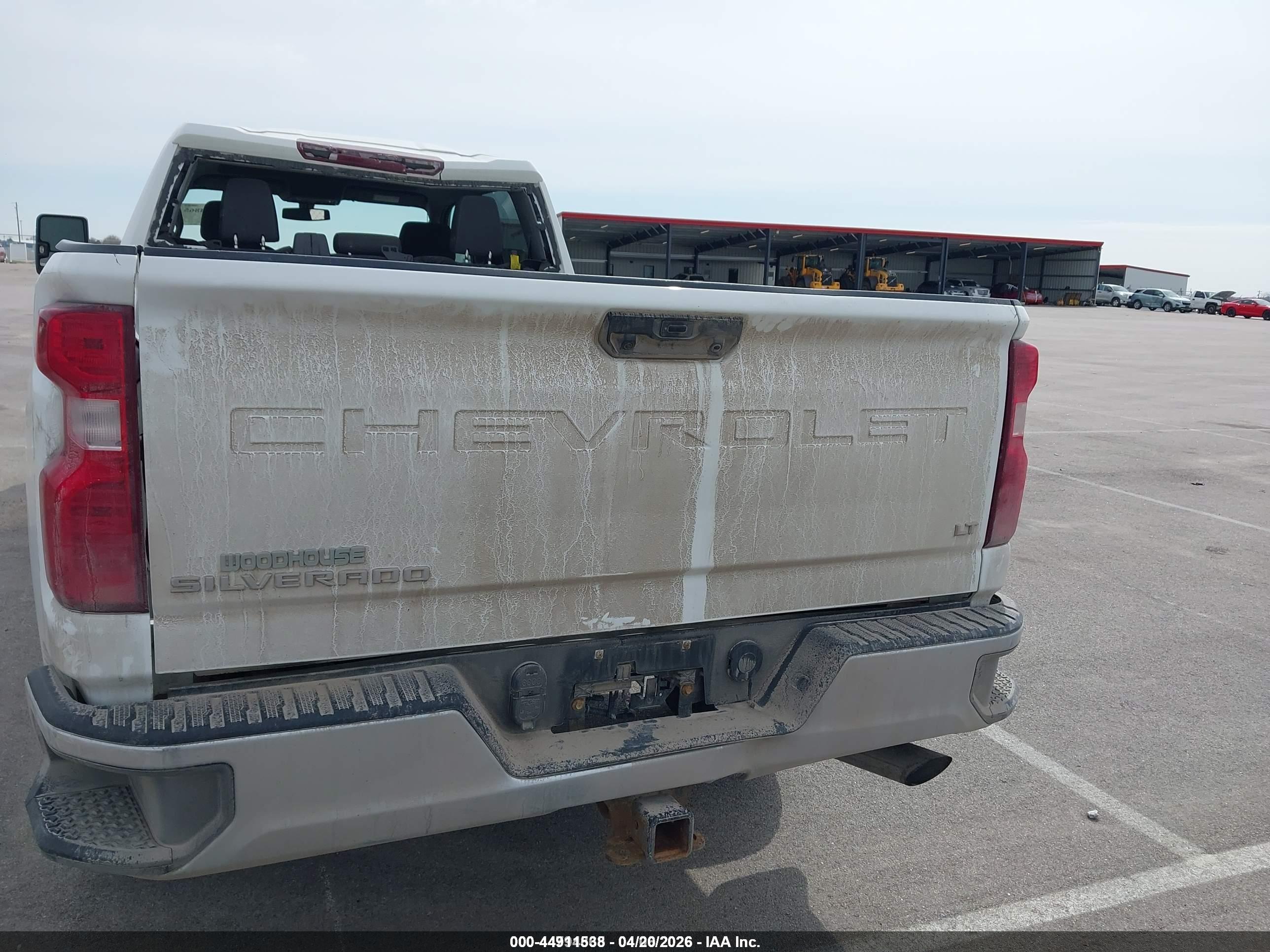 CHEVROLET SILVERADO image 8