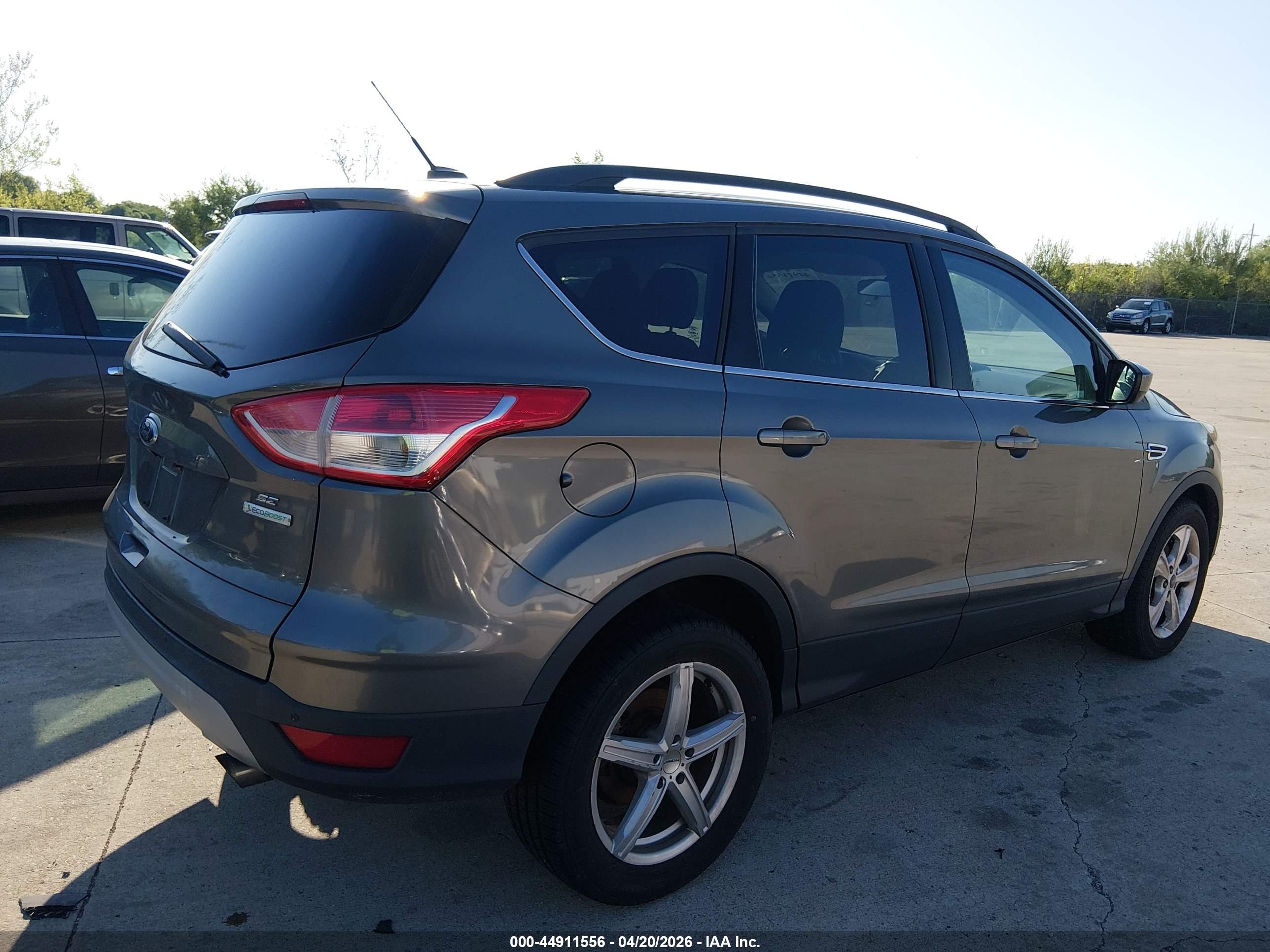FORD ESCAPE image 4