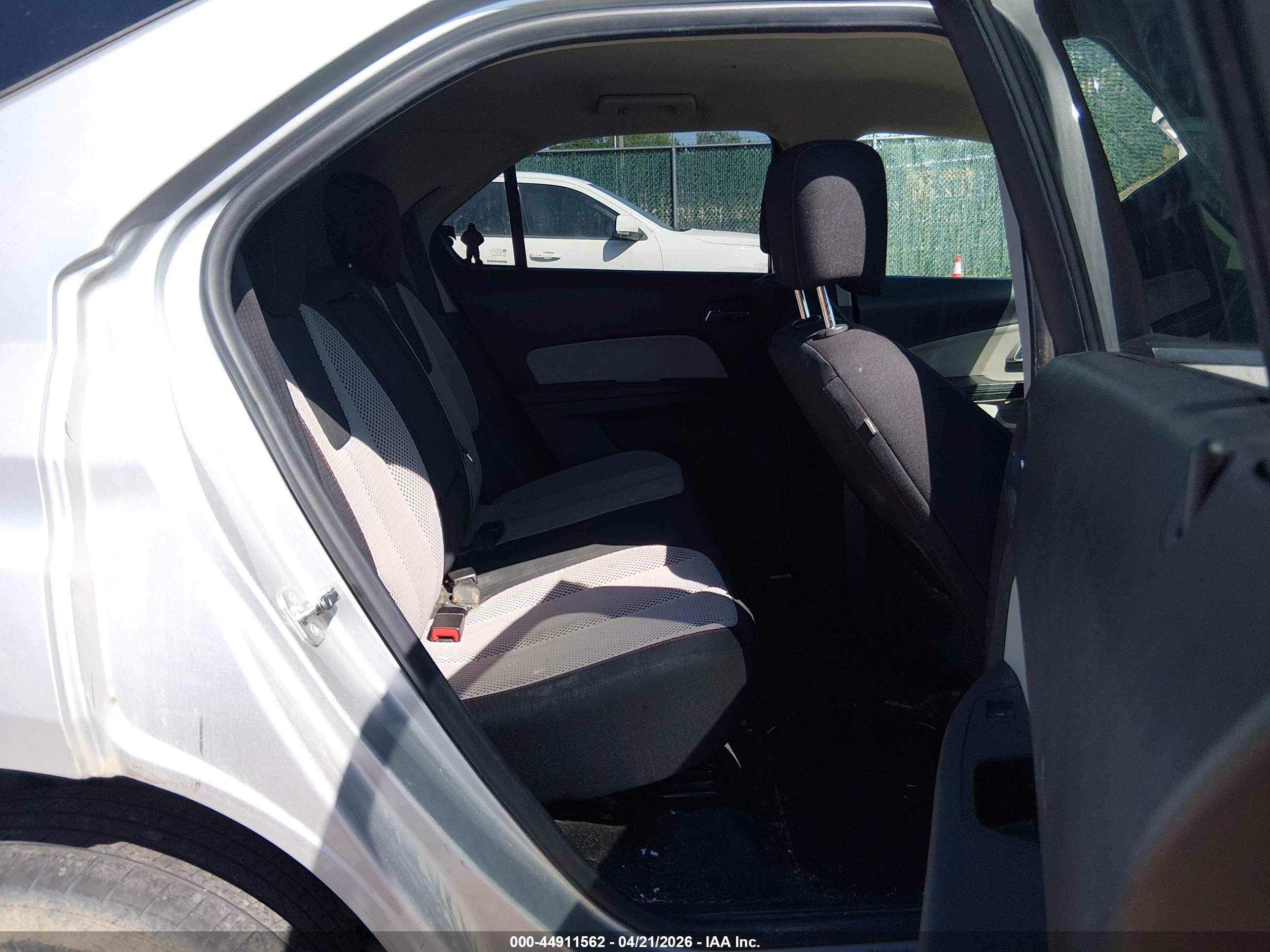 CHEVROLET EQUINOX image 8