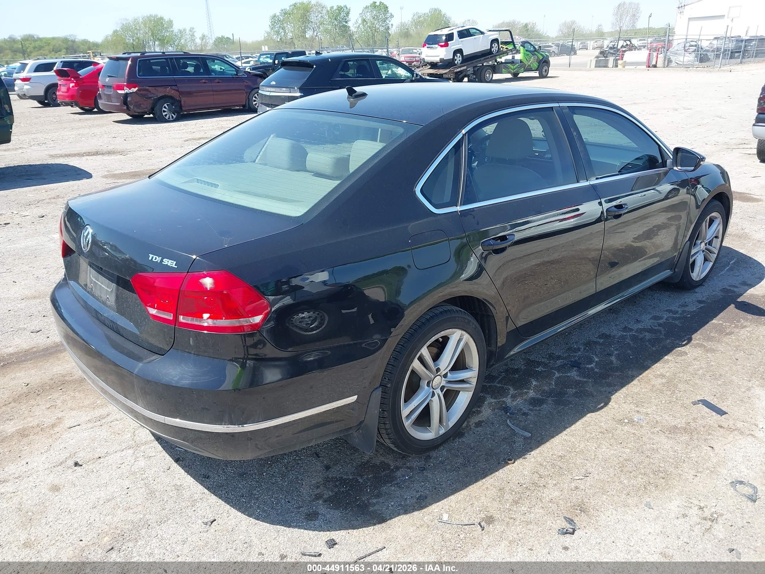 VOLKSWAGEN PASSAT image 4
