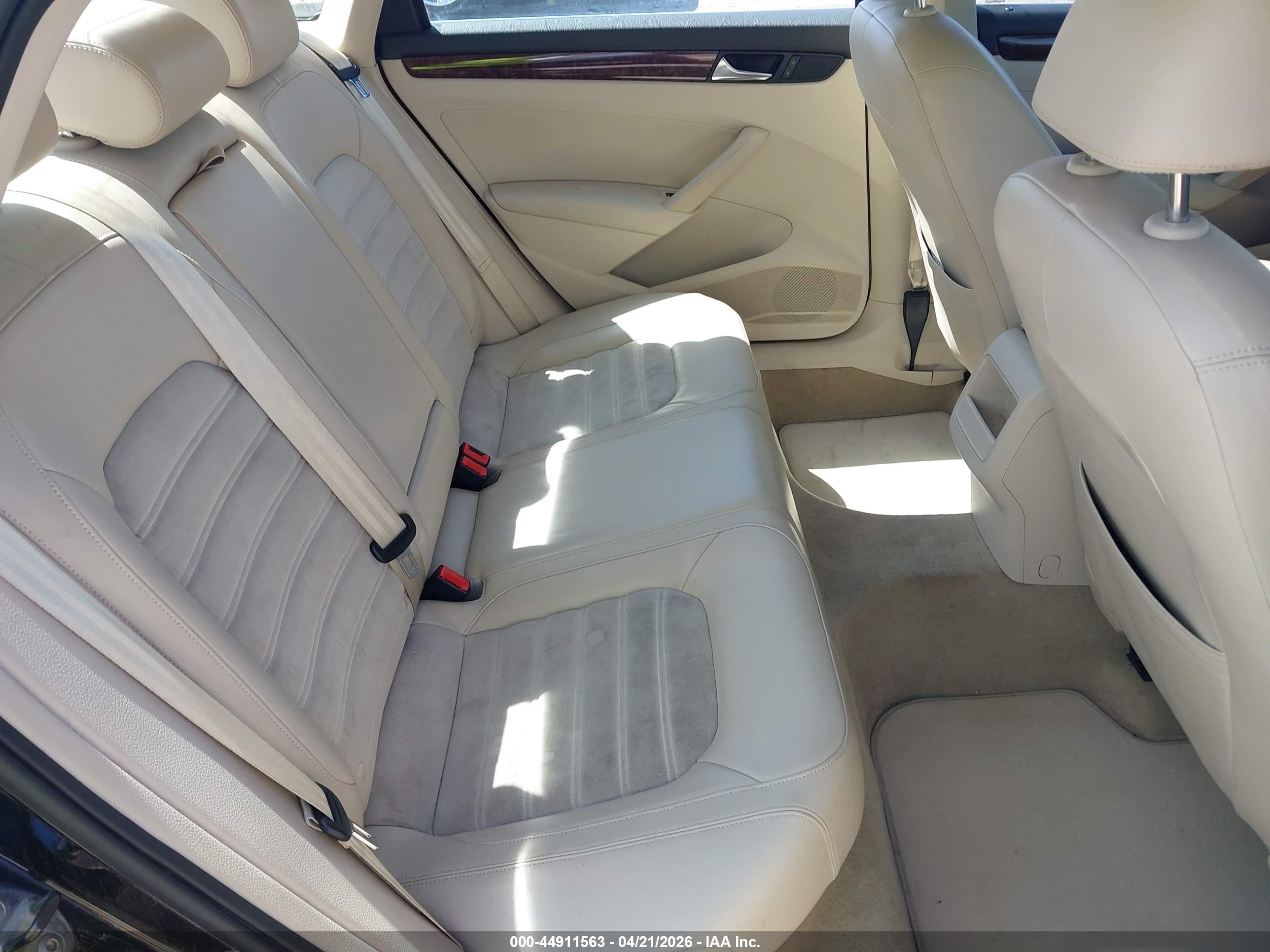 VOLKSWAGEN PASSAT image 8