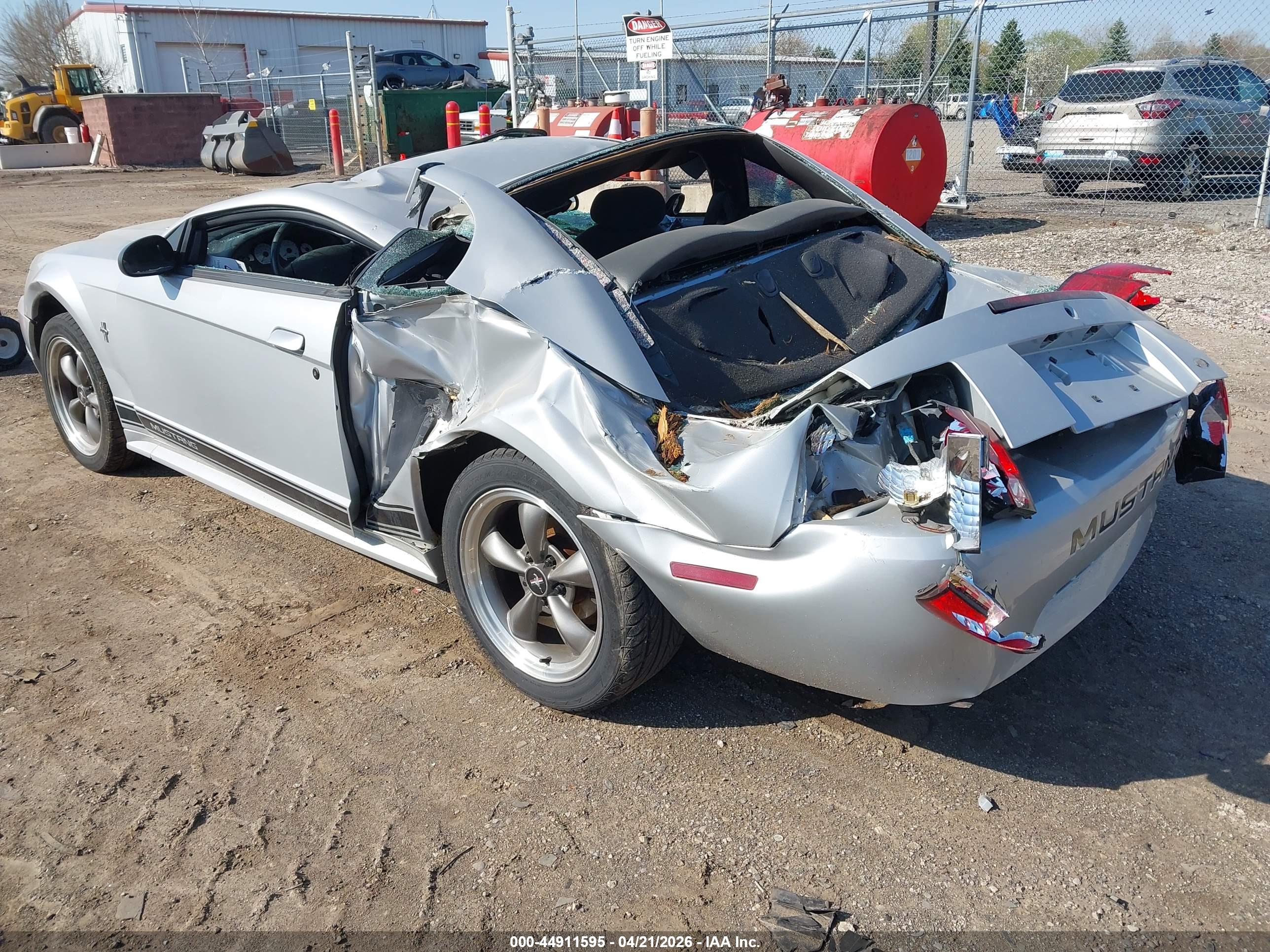 FORD MUSTANG image 3