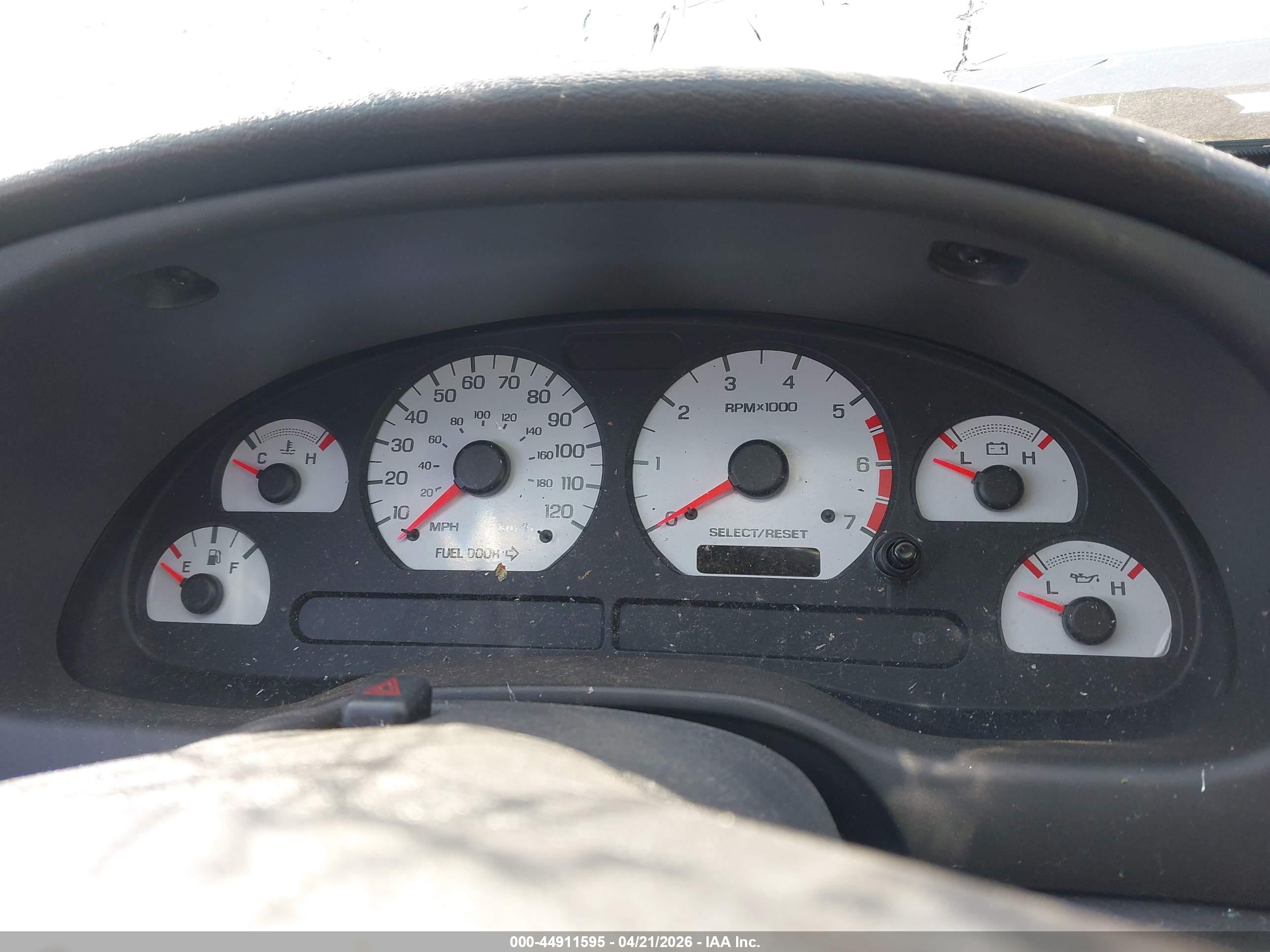 FORD MUSTANG image 7