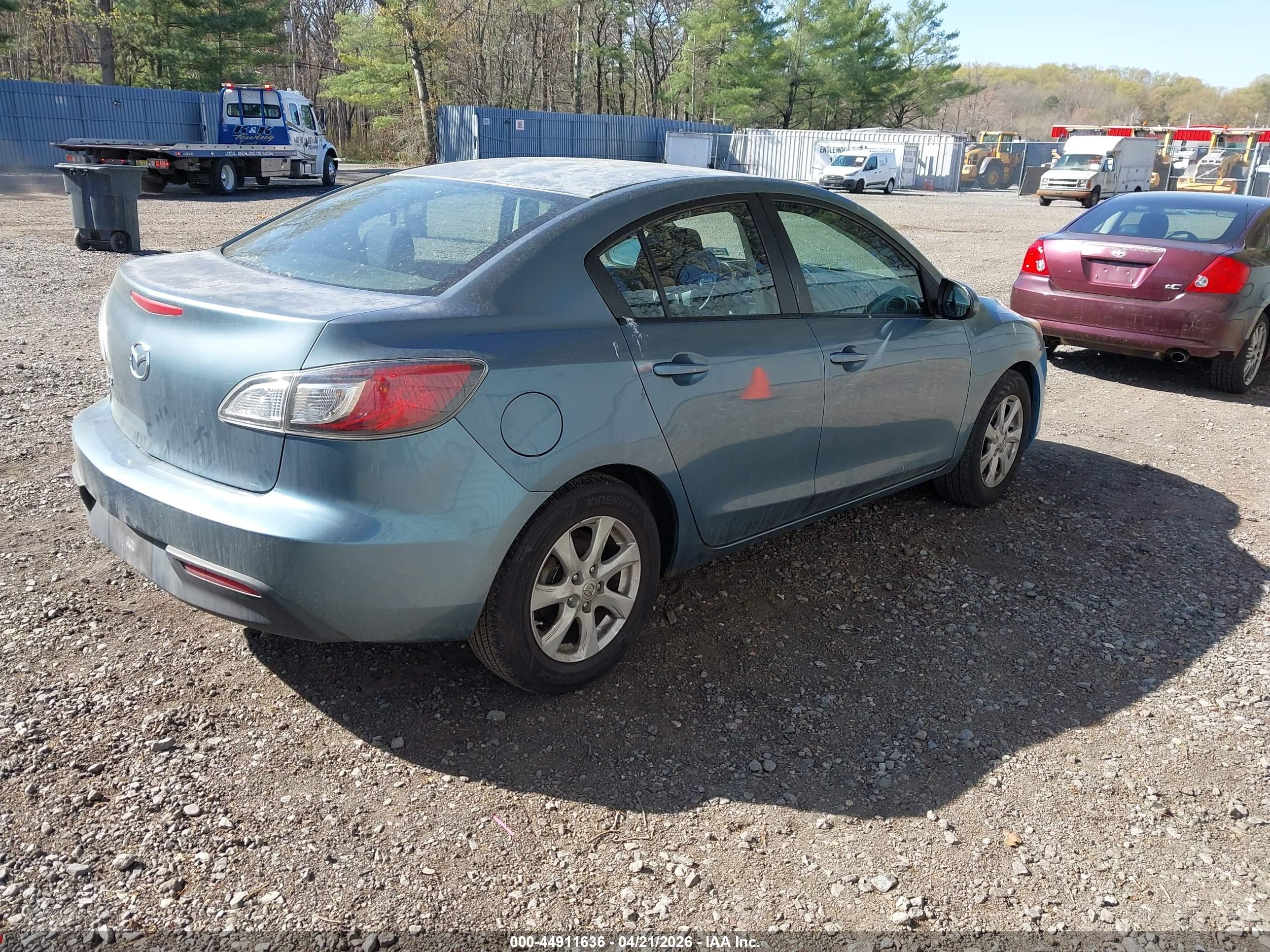 MAZDA MAZDA3 image 4