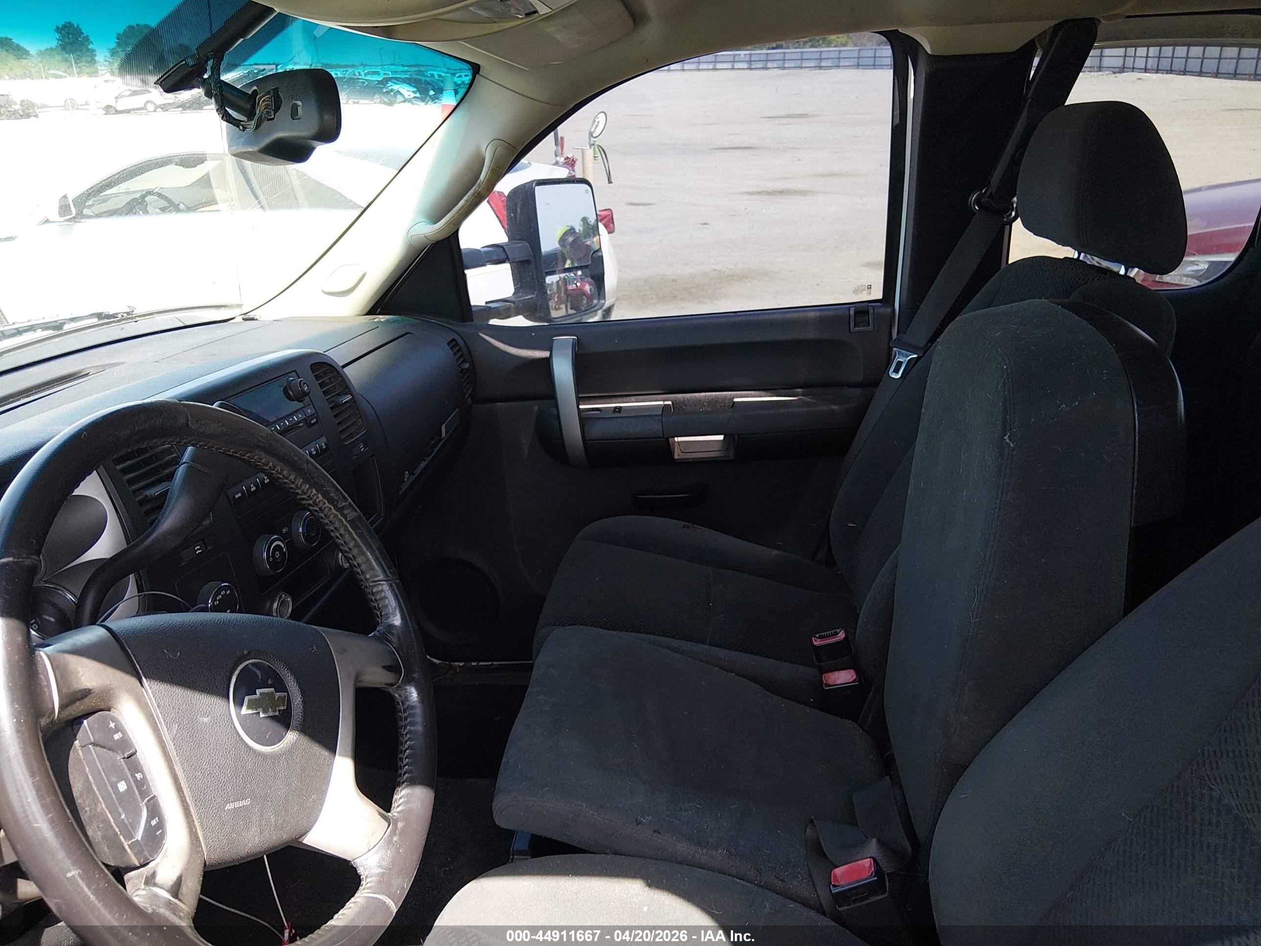 CHEVROLET SILVERADO image 5