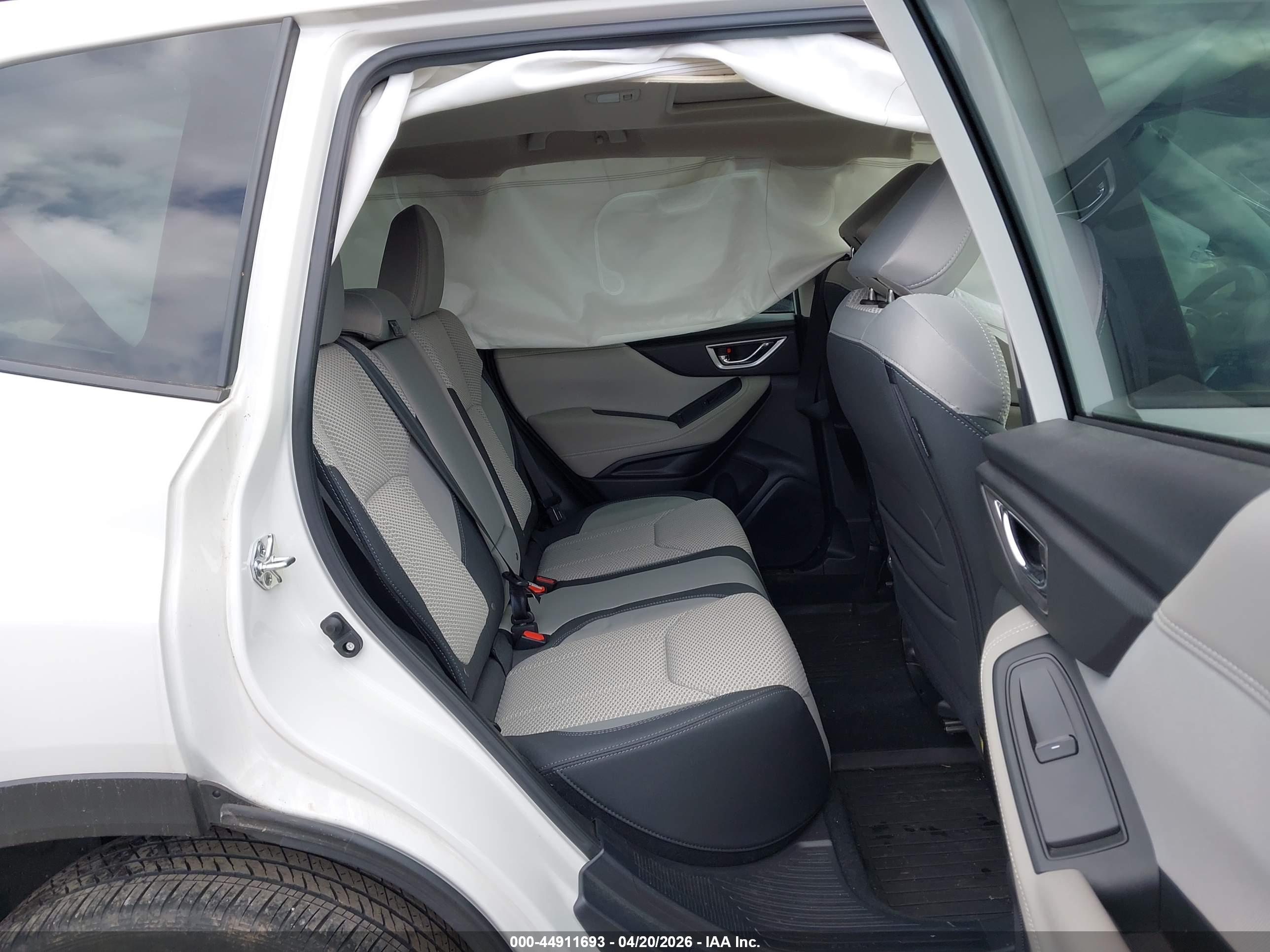 SUBARU FORESTER image 8