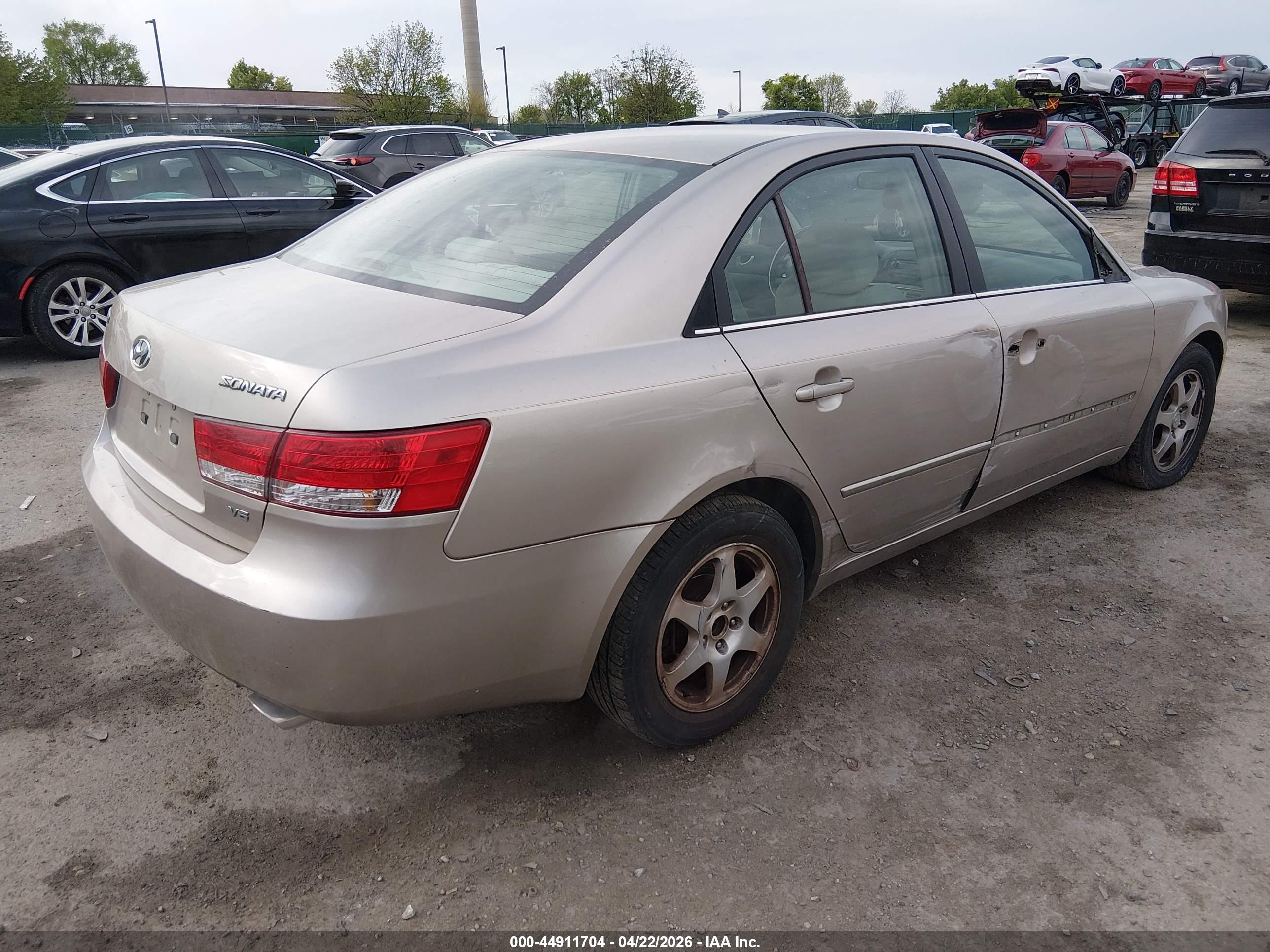 HYUNDAI SONATA image 4