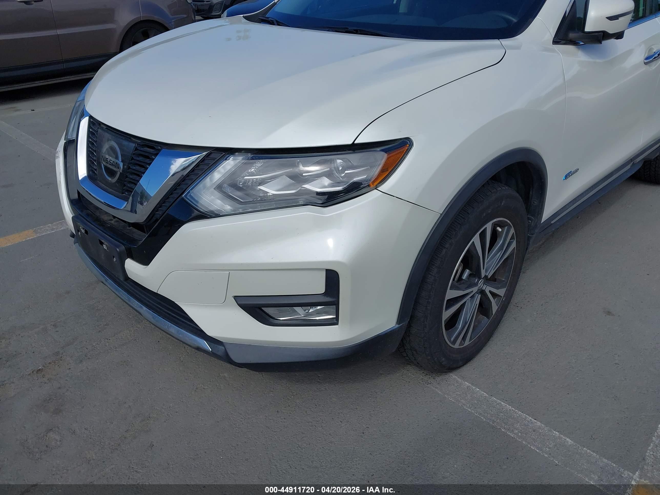 NISSAN ROGUE image 6