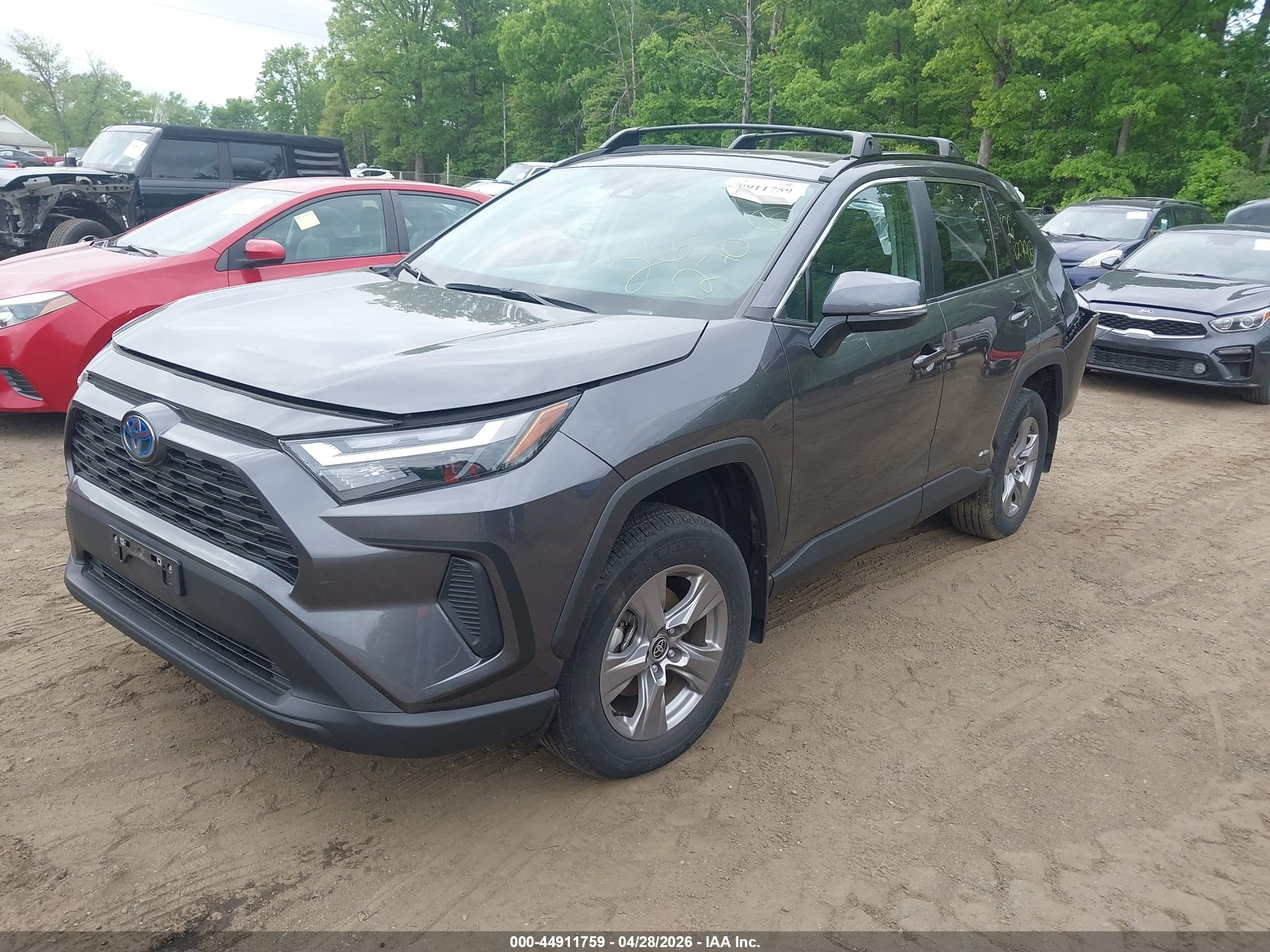 TOYOTA RAV4 image 2