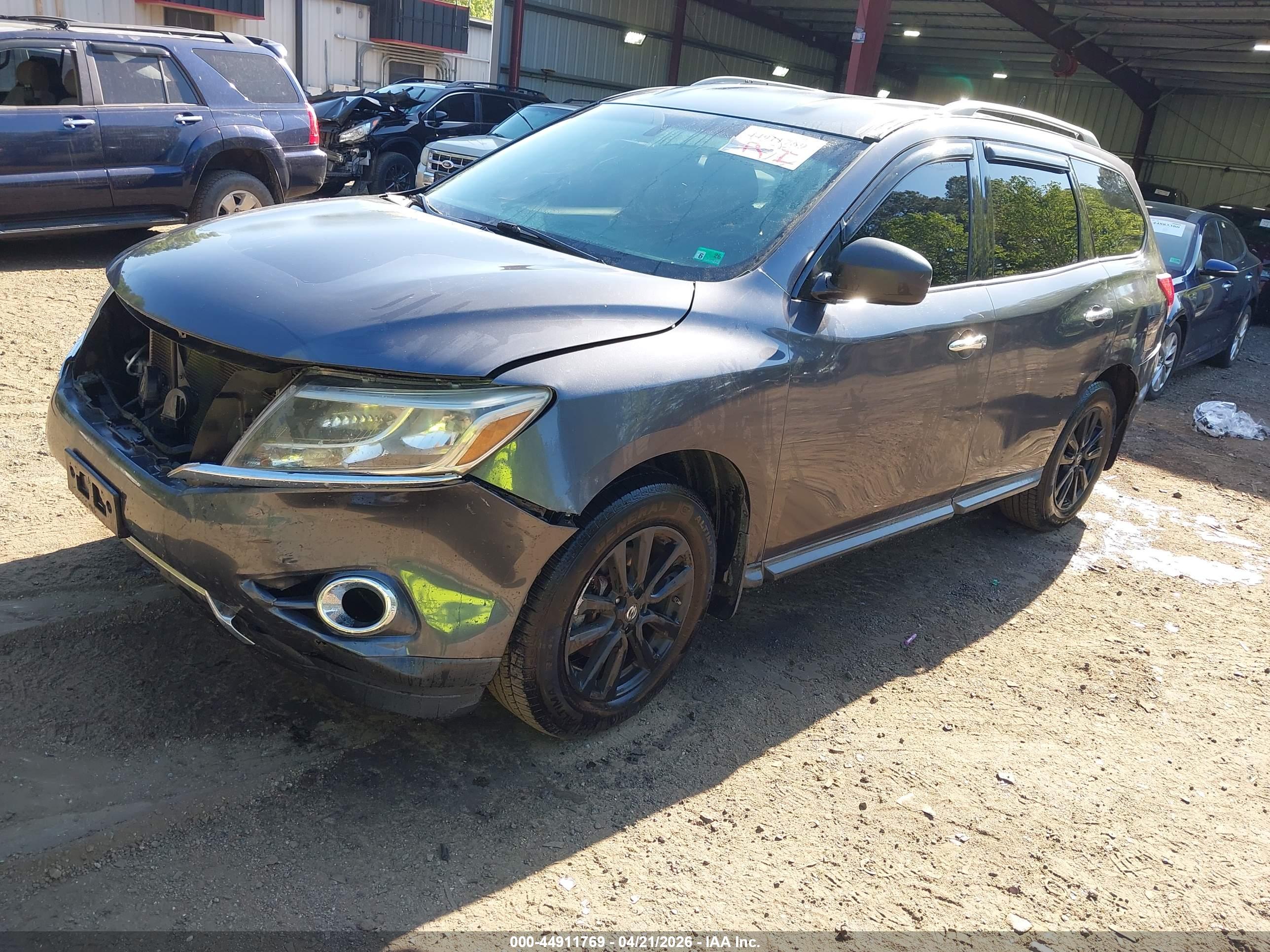 NISSAN PATHFINDER image 2