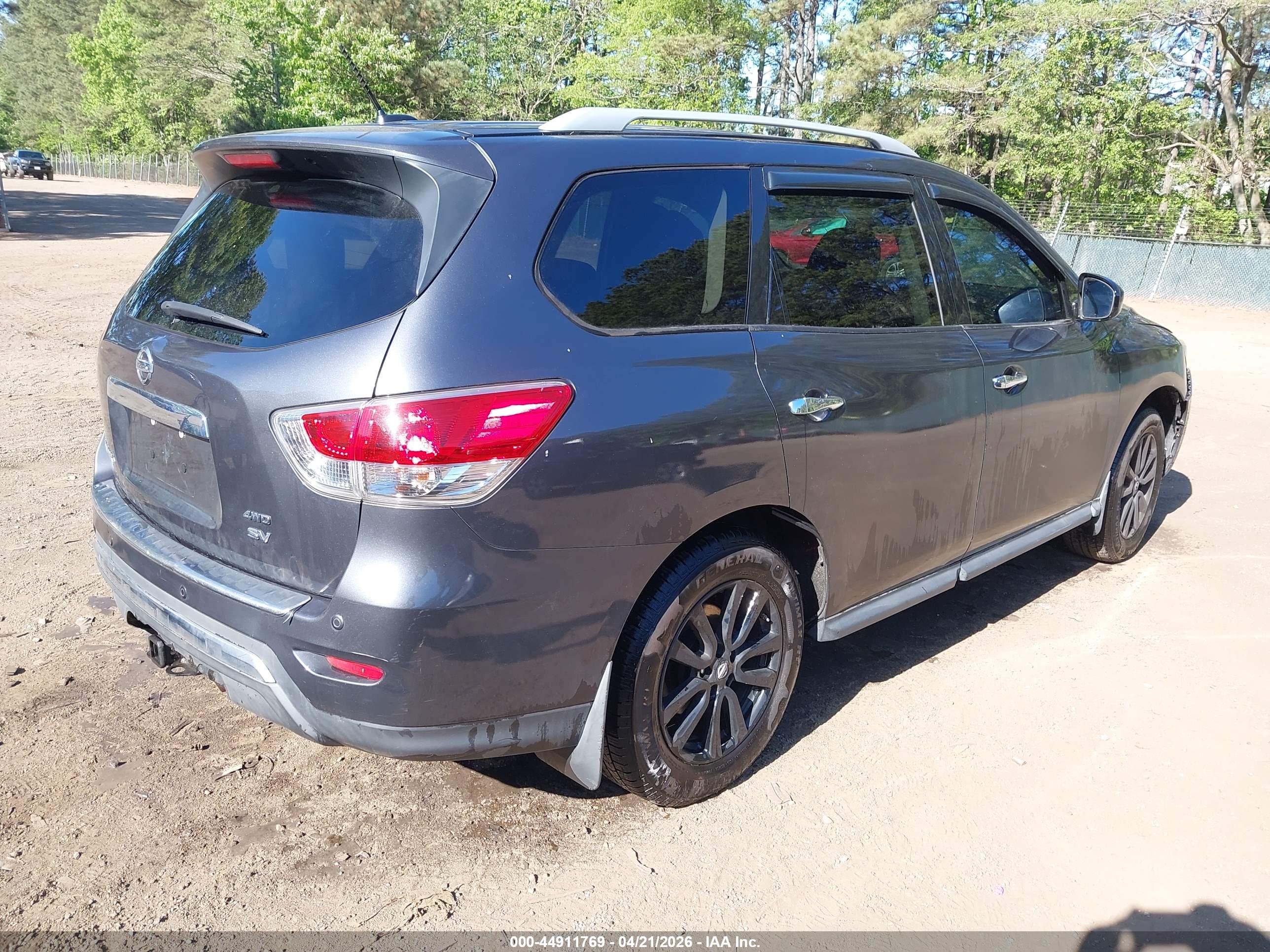 NISSAN PATHFINDER image 4