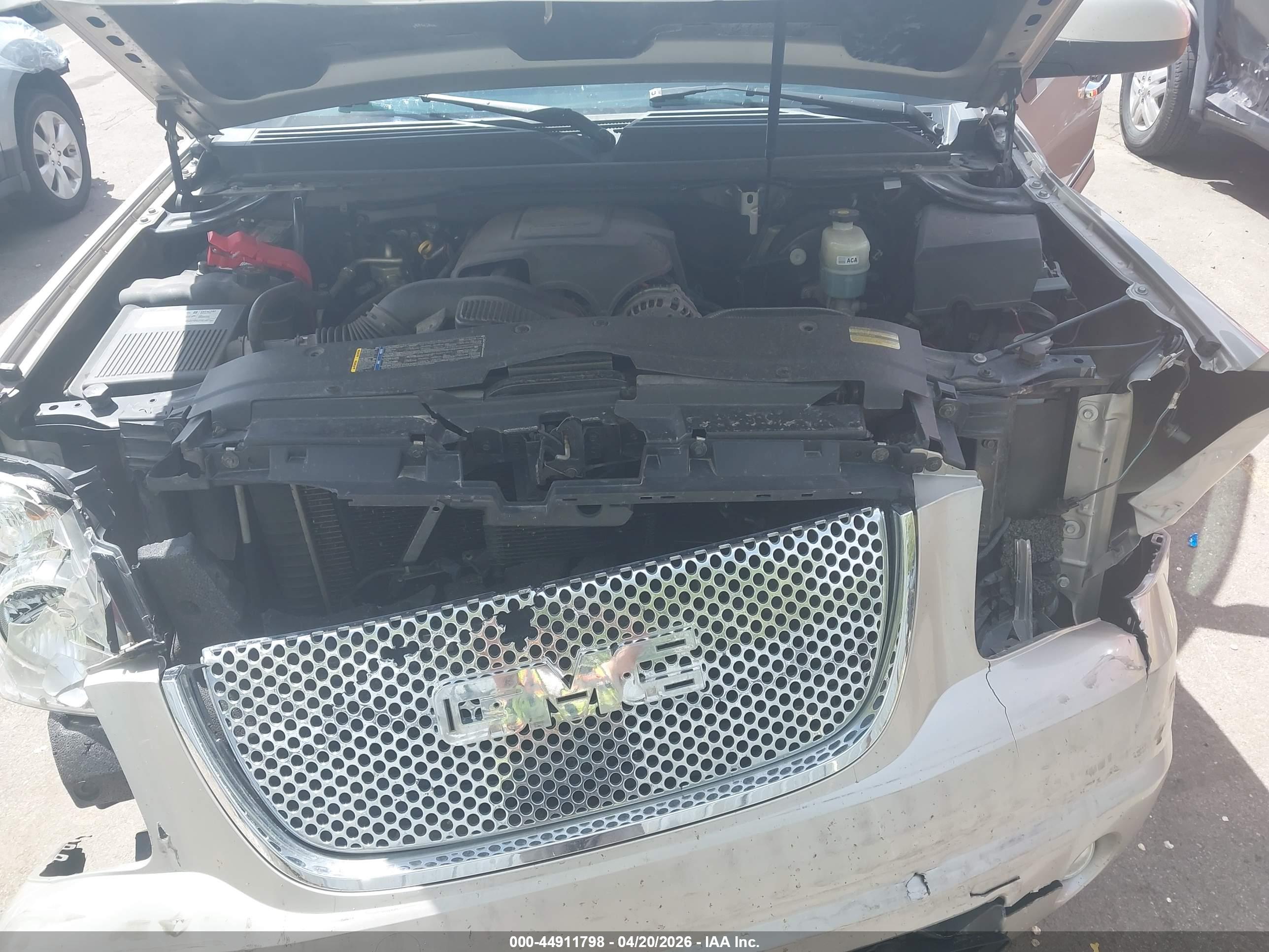 GMC YUKON image 10
