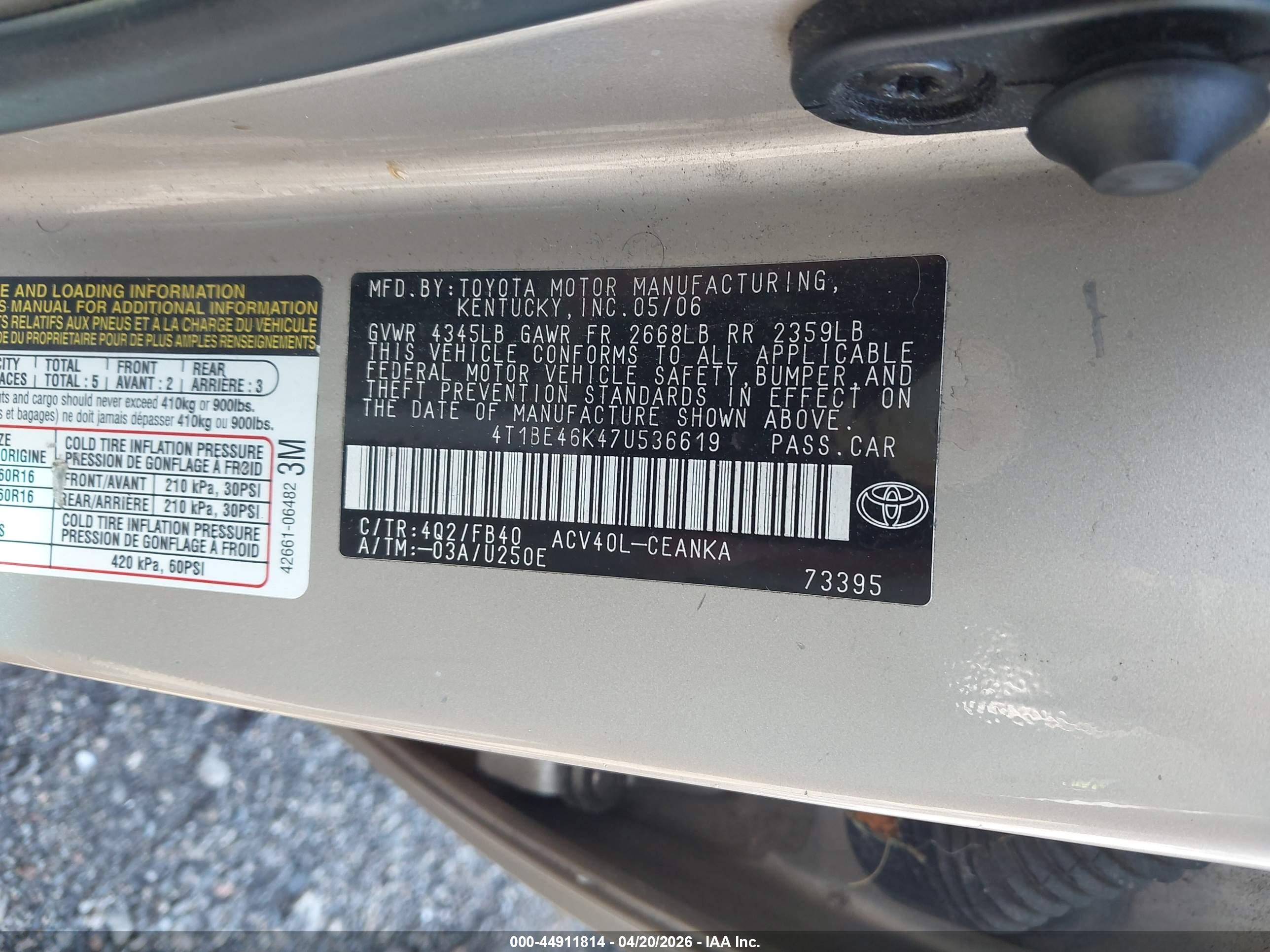 TOYOTA CAMRY image 9