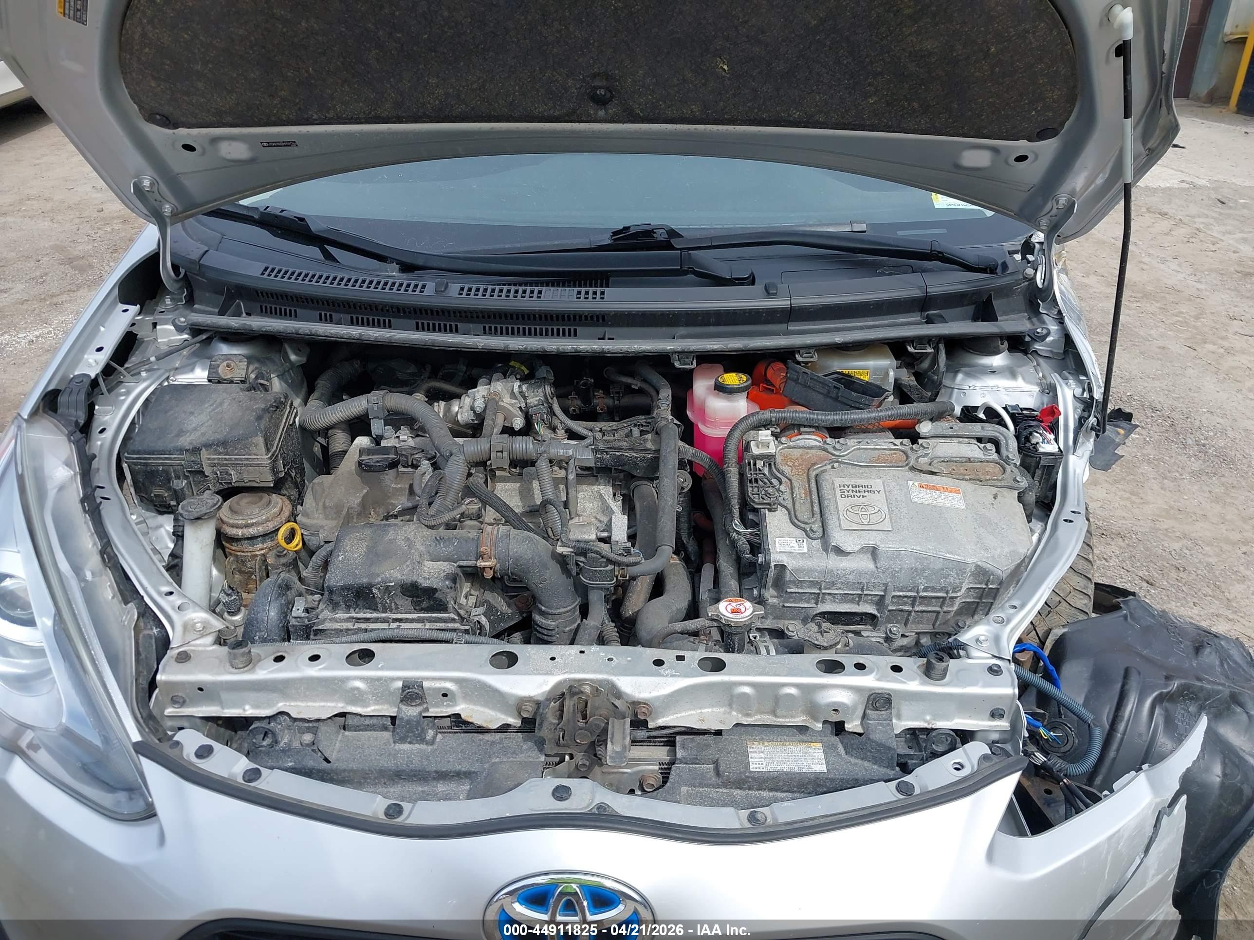 TOYOTA PRIUS image 10