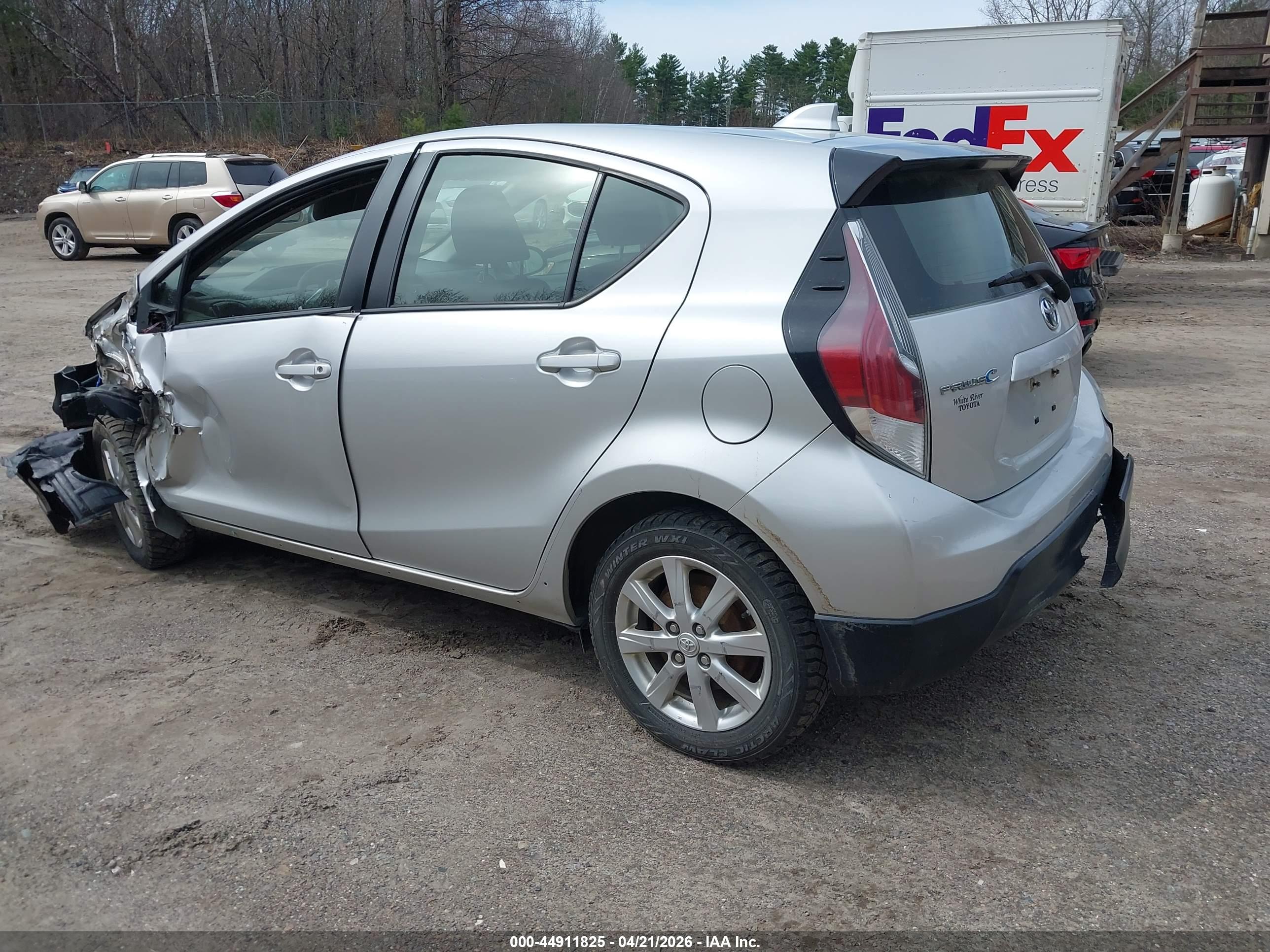 TOYOTA PRIUS image 3