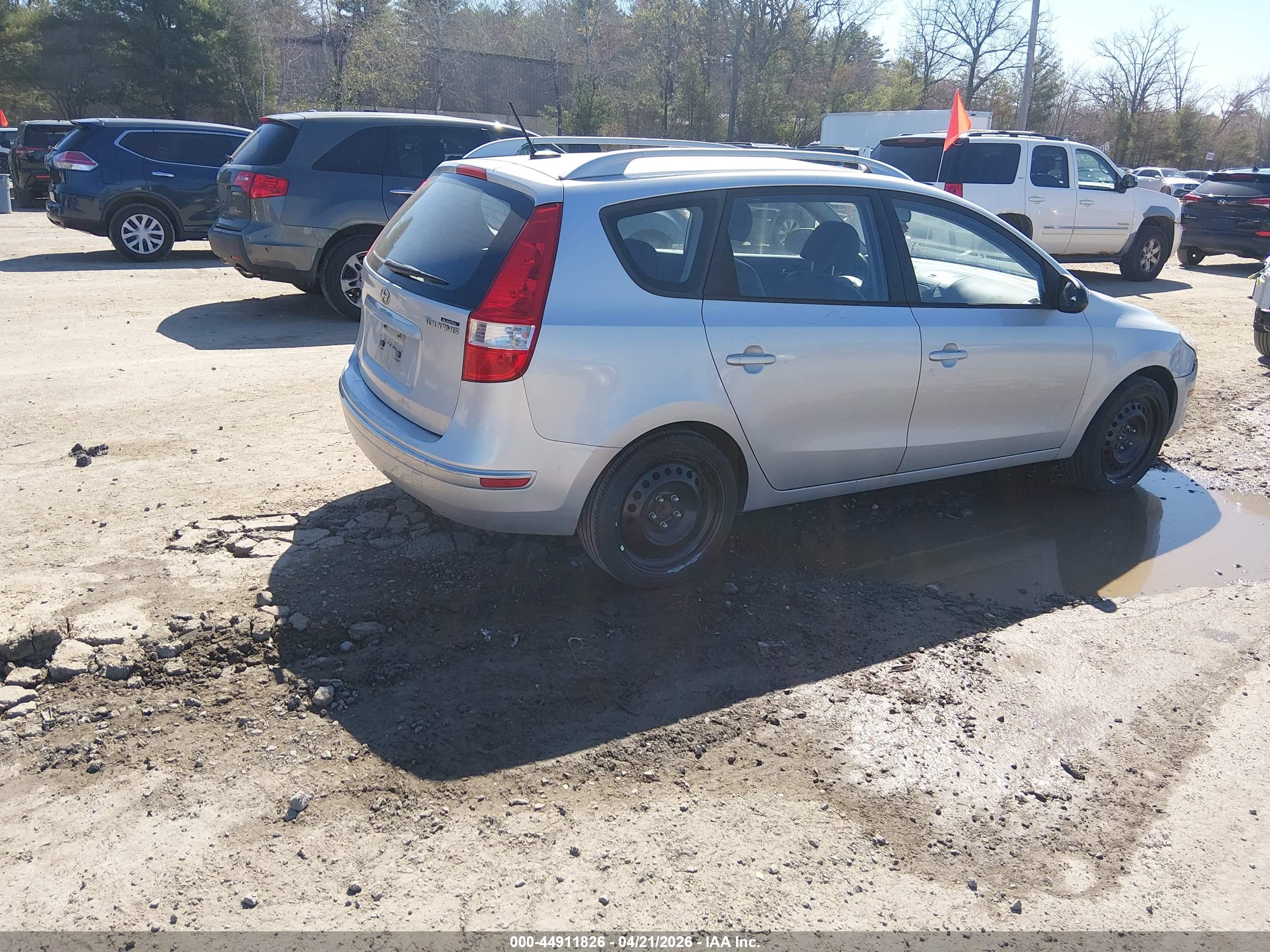 HYUNDAI ELANTRA image 4