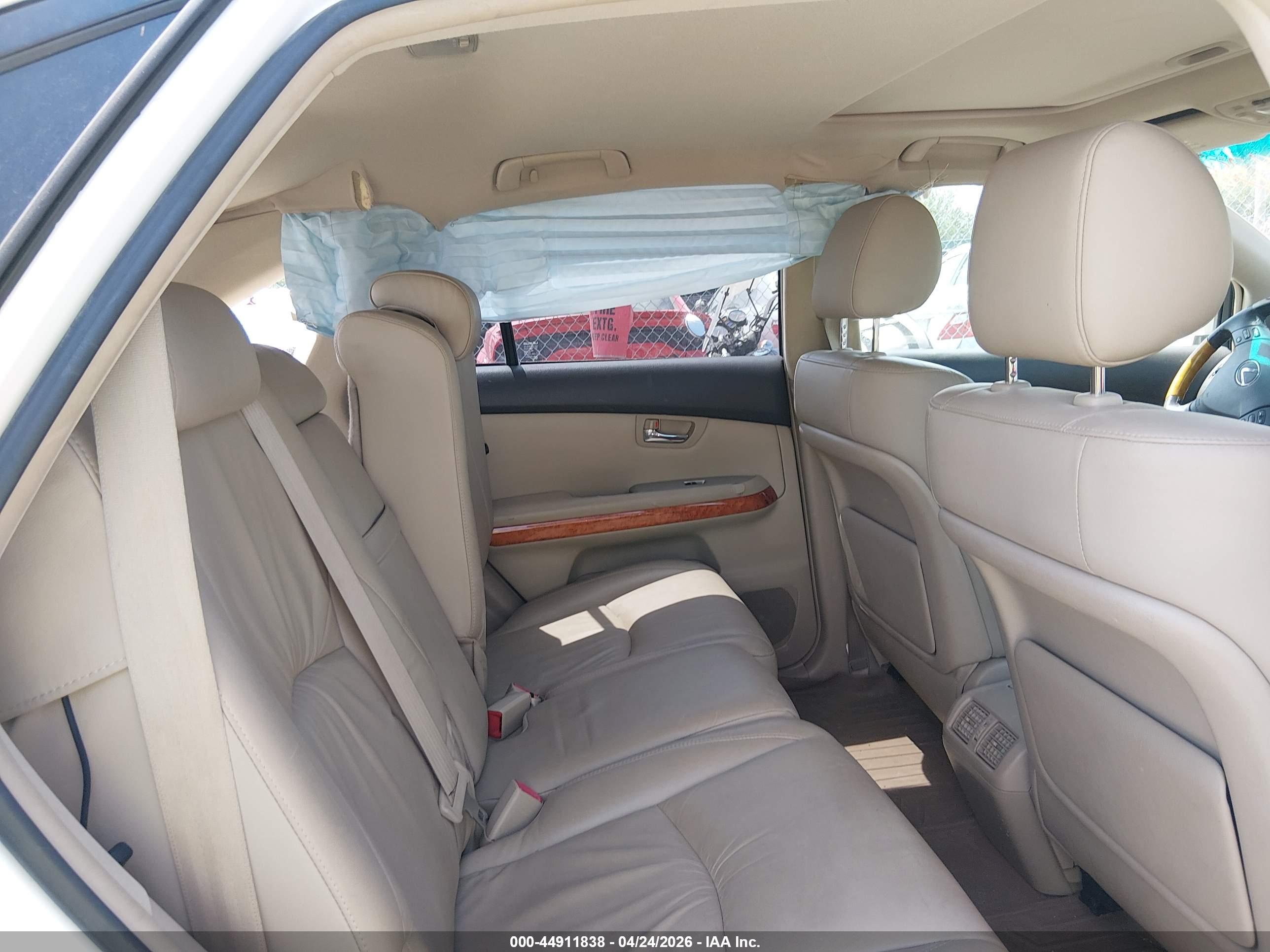 LEXUS RX image 8