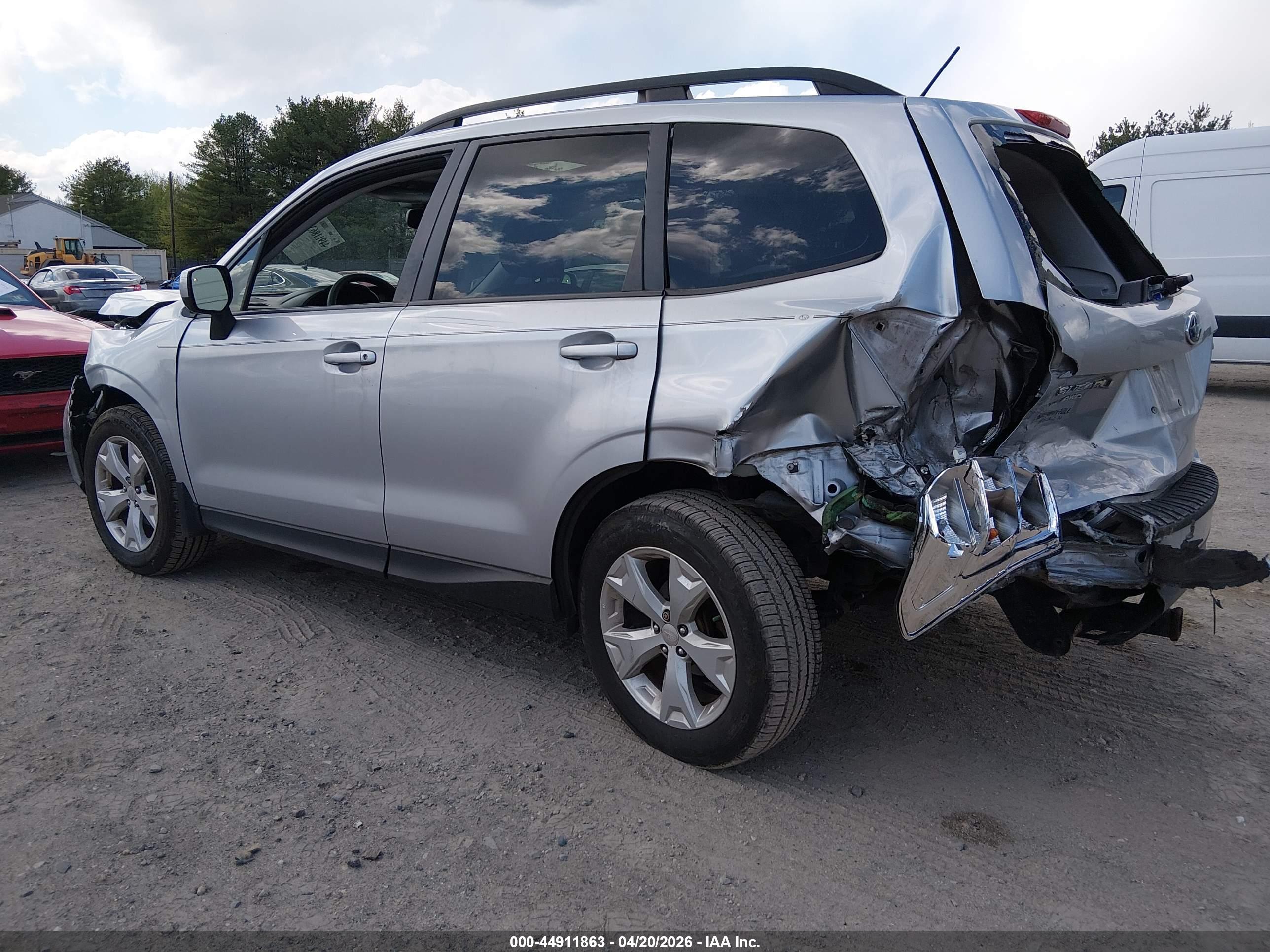 SUBARU FORESTER image 3