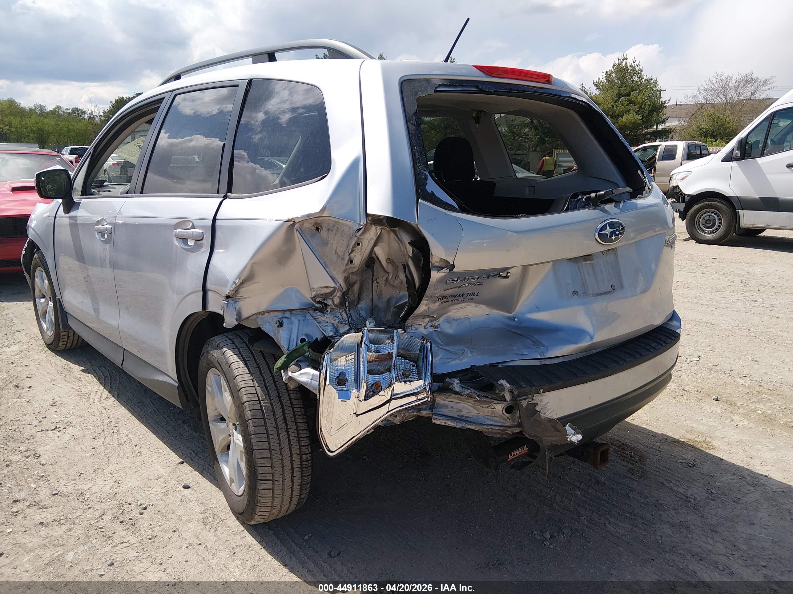 SUBARU FORESTER image 6