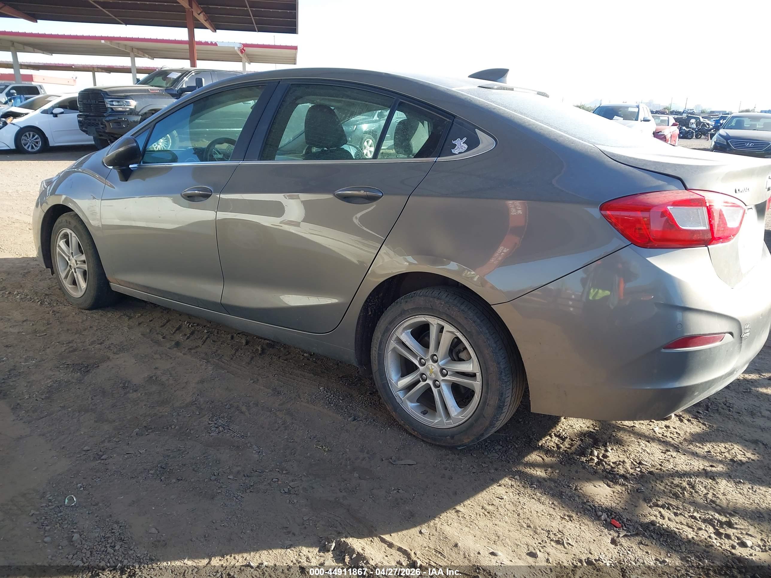 CHEVROLET CRUZE image 3