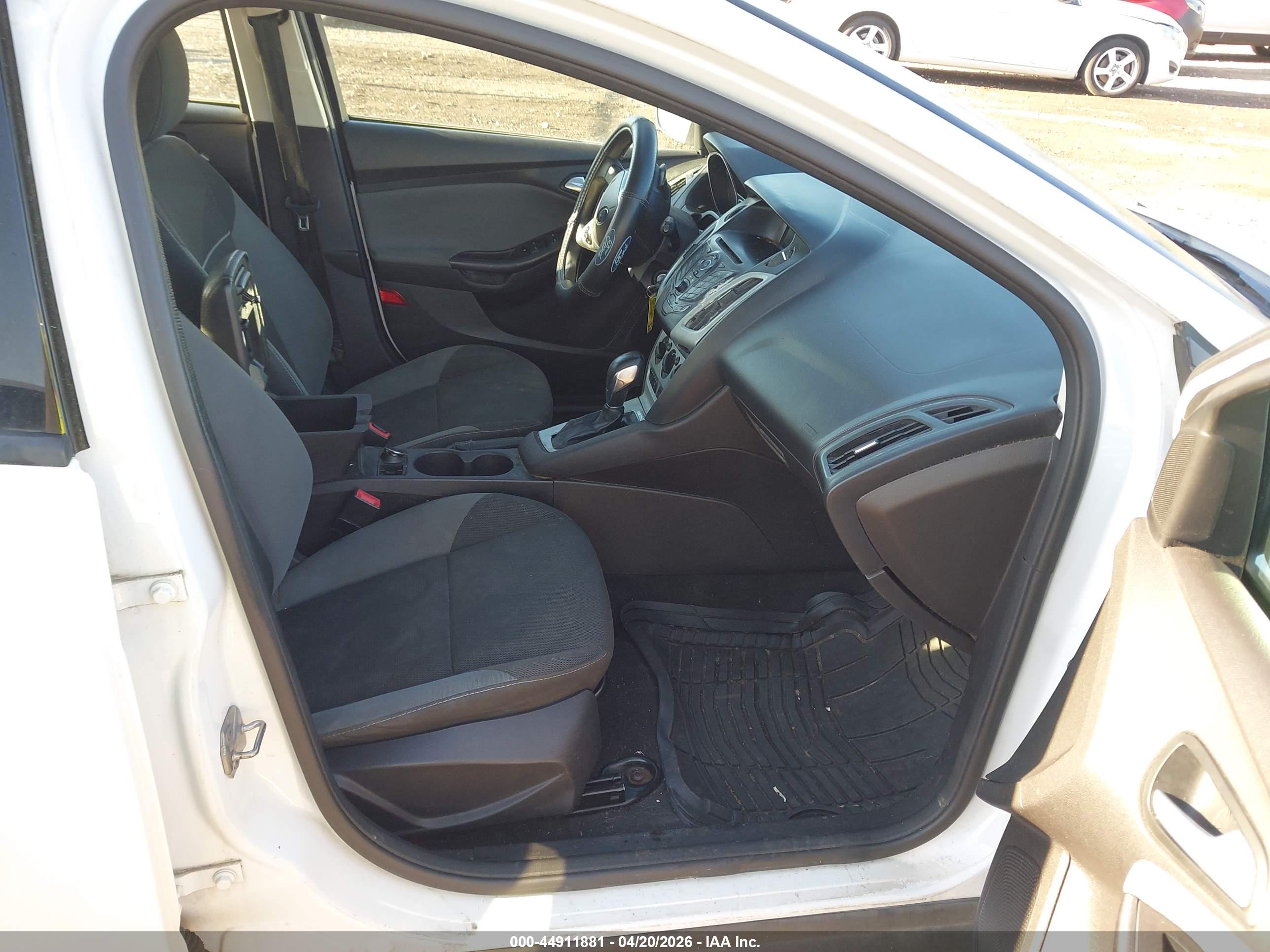FORD FOCUS image 5