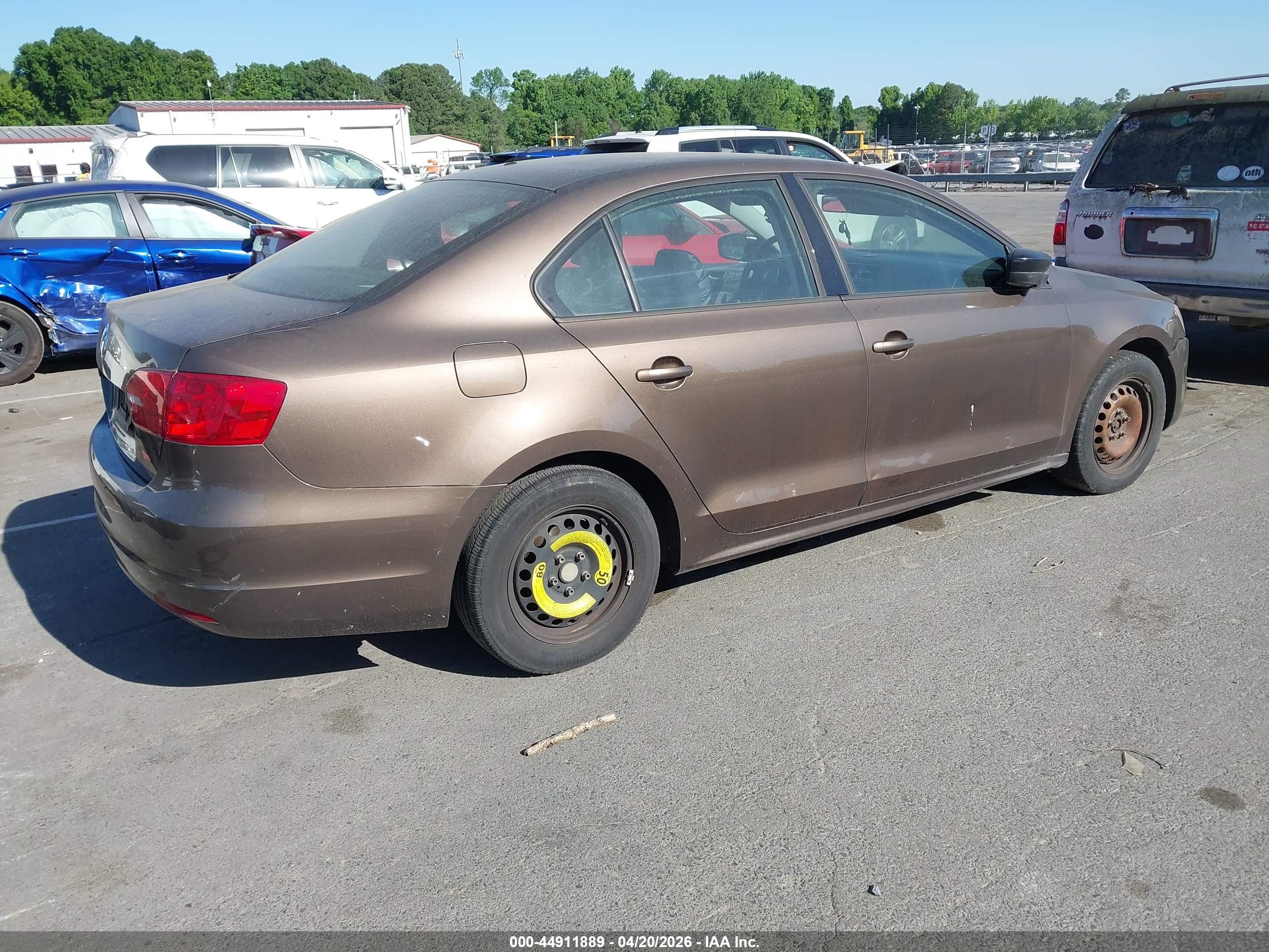 VOLKSWAGEN JETTA image 4