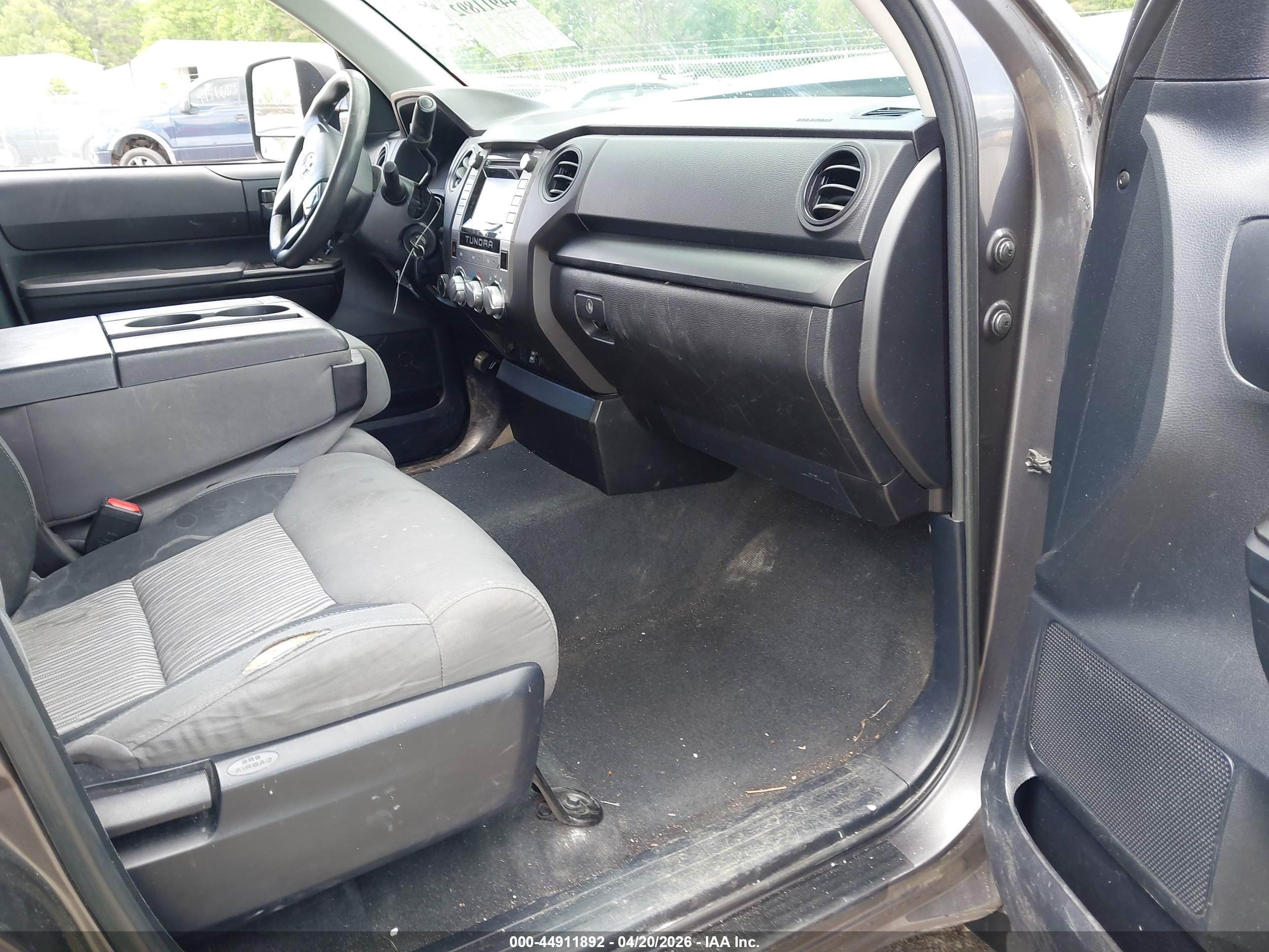 TOYOTA TUNDRA image 5