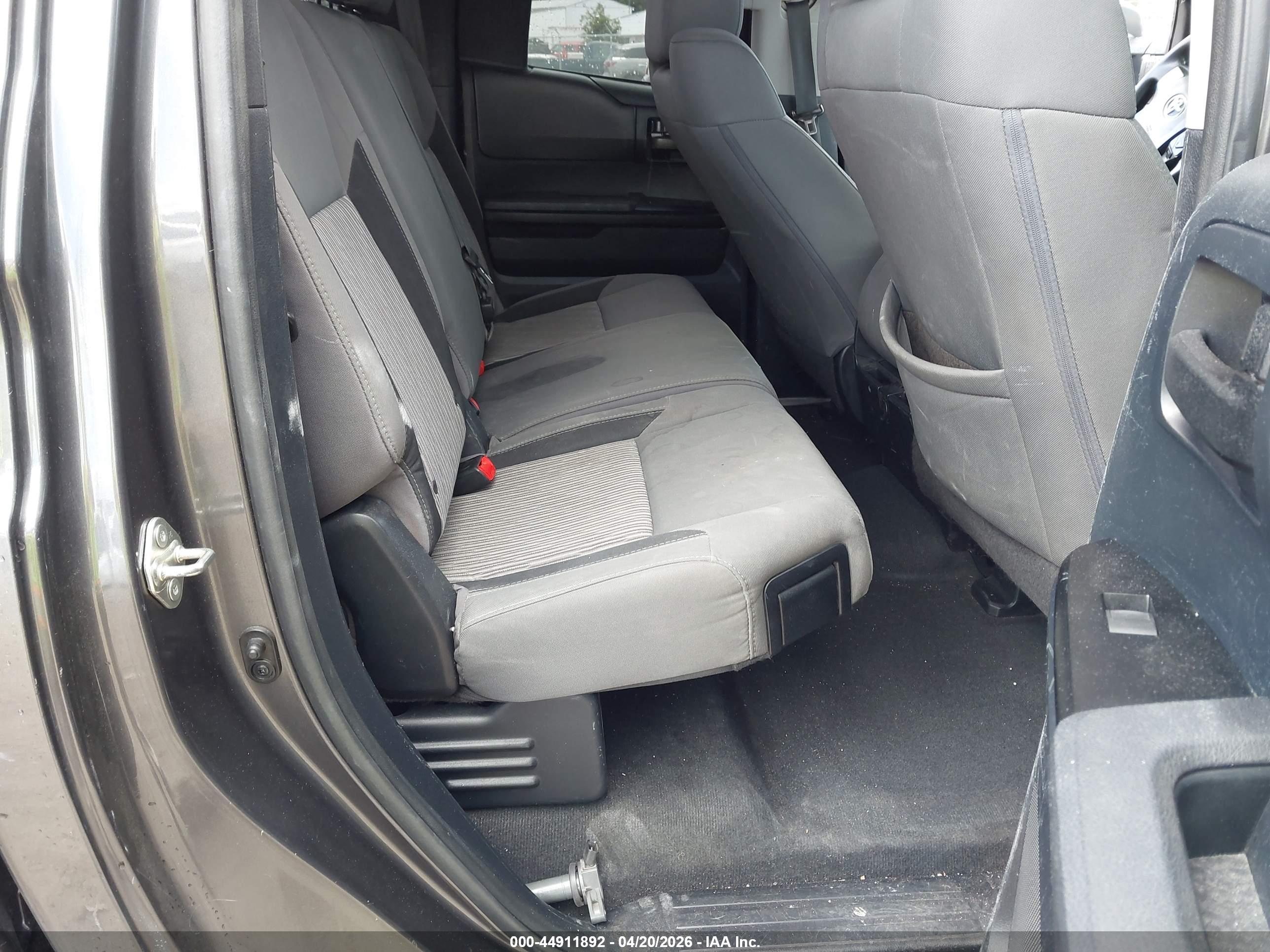 TOYOTA TUNDRA image 8