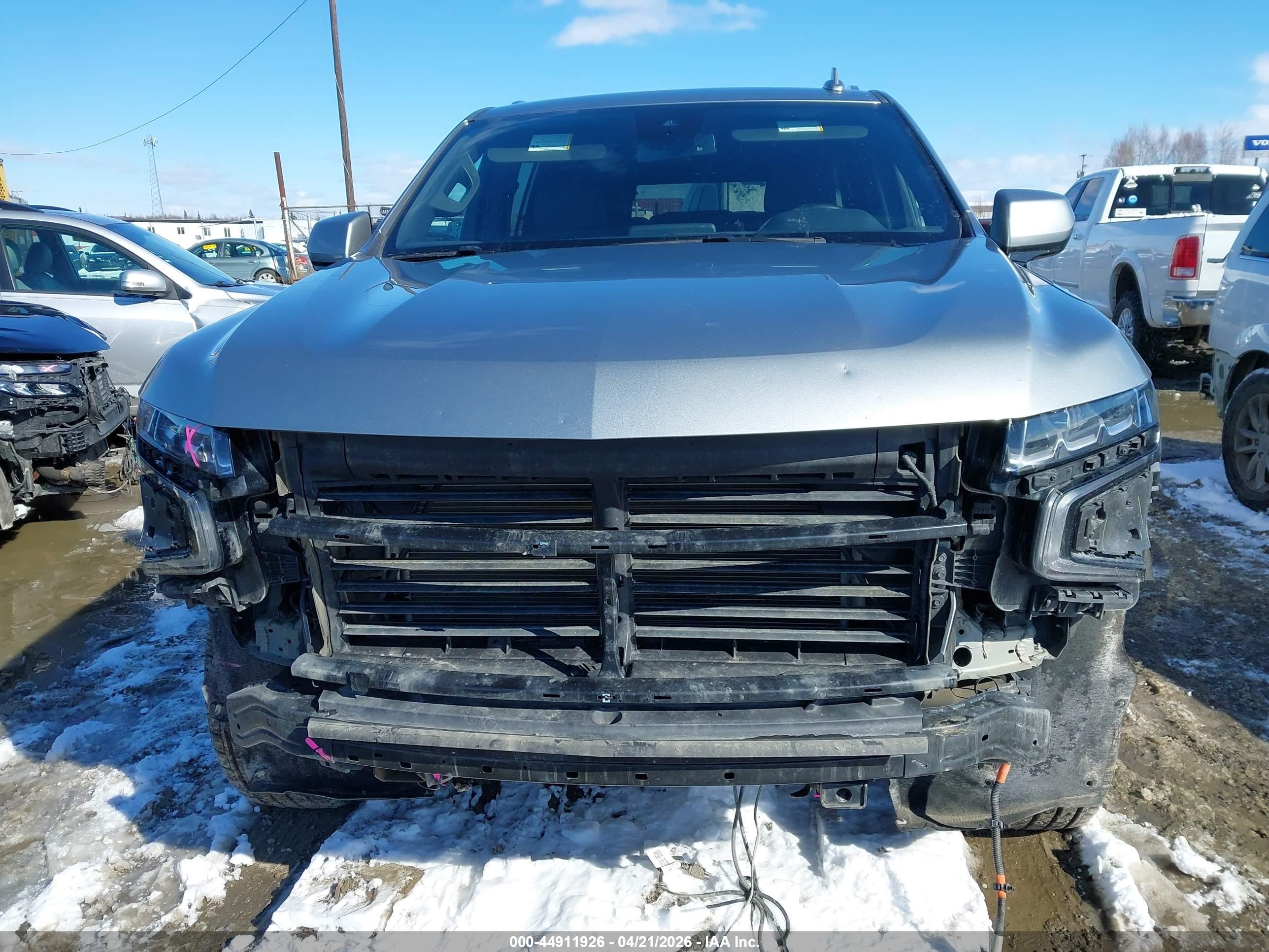 CHEVROLET SUBURBAN image 6