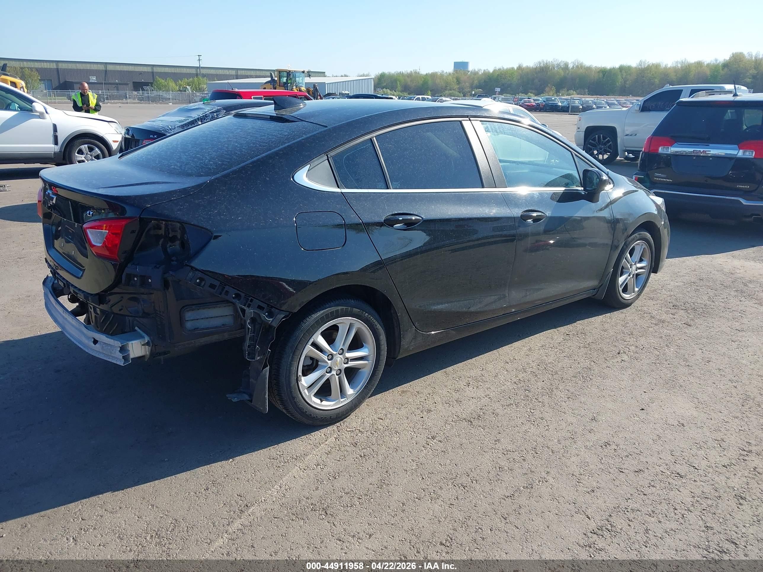 CHEVROLET CRUZE image 4