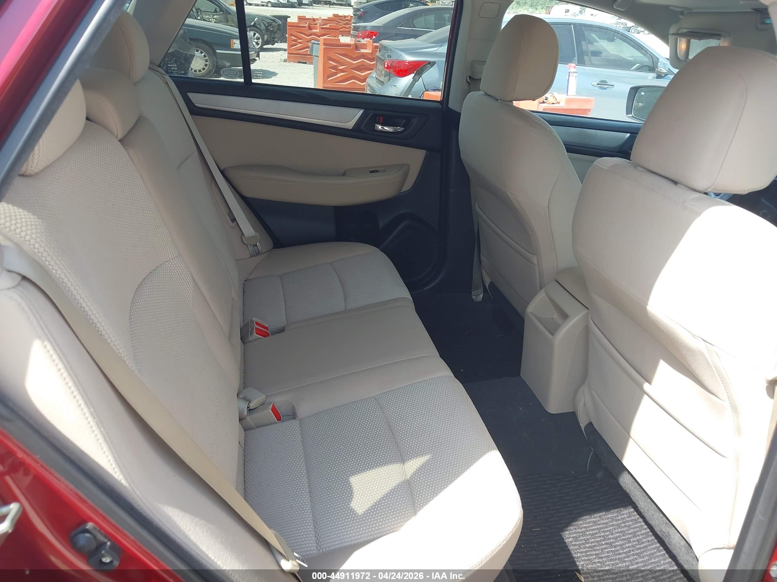 SUBARU OUTBACK image 8