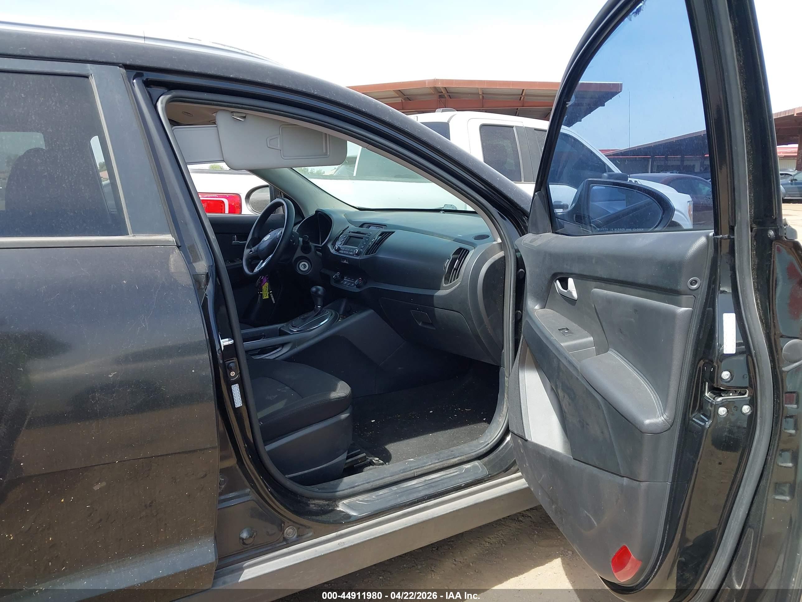 KIA SPORTAGE image 5