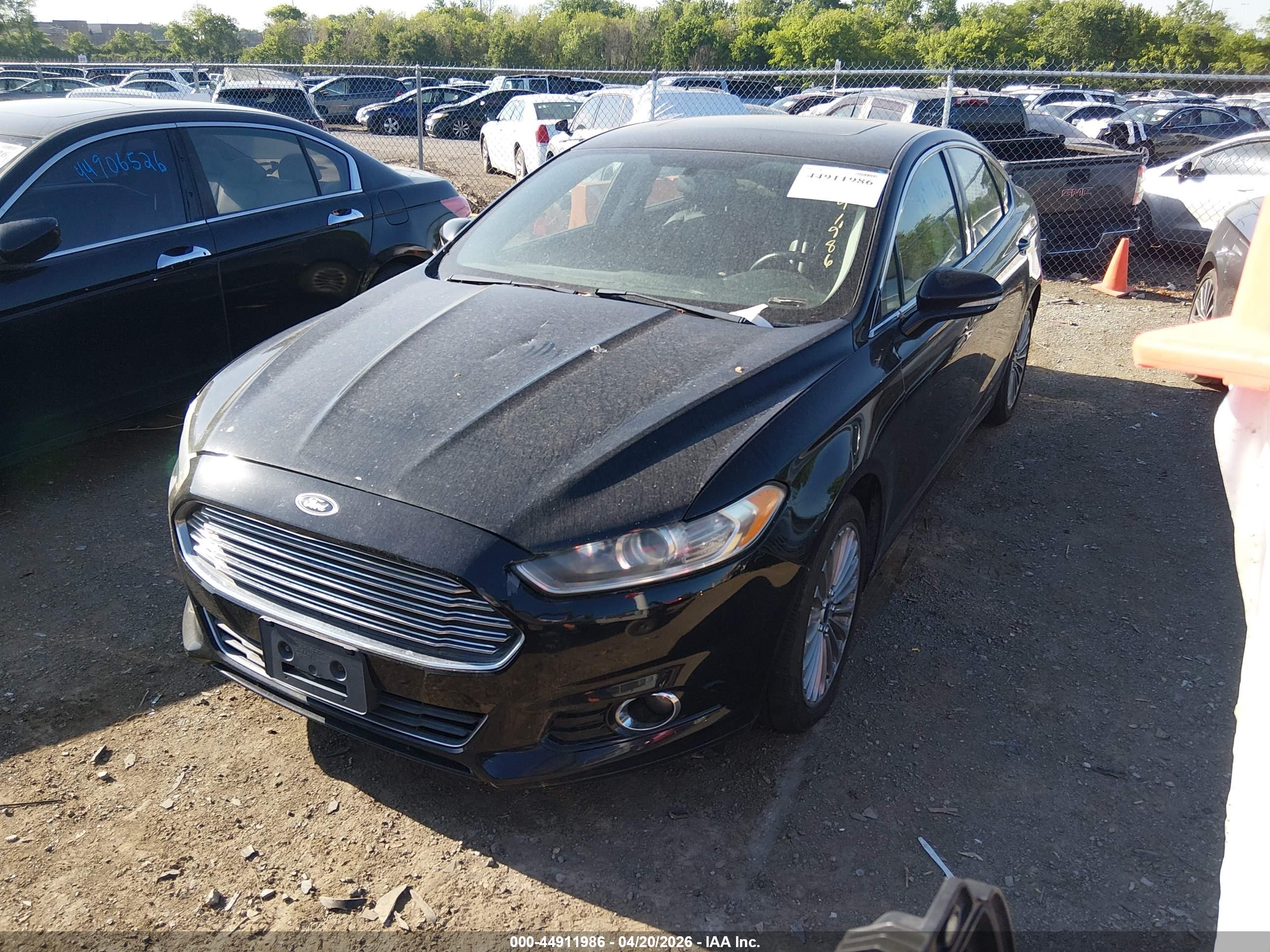 FORD FUSION image 2