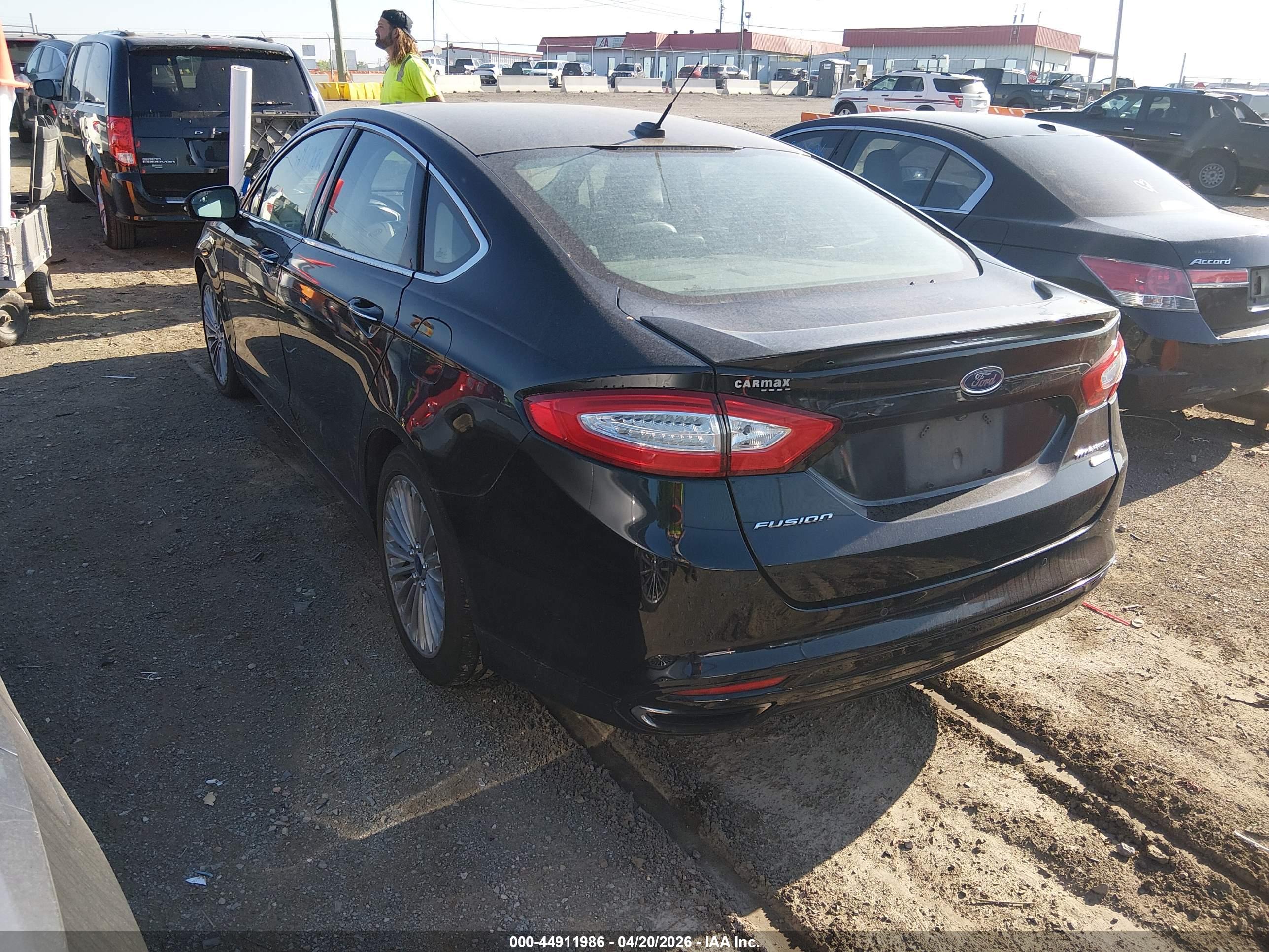 FORD FUSION image 3