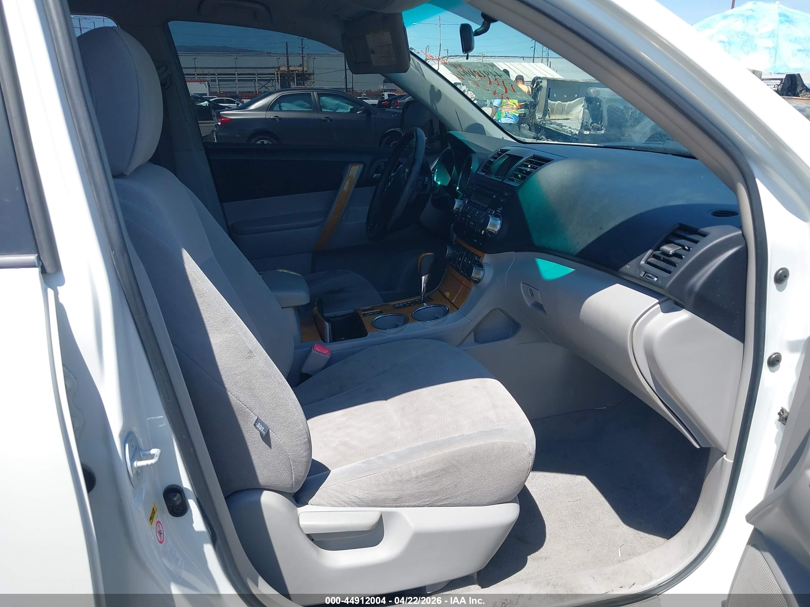 TOYOTA HIGHLANDER image 5