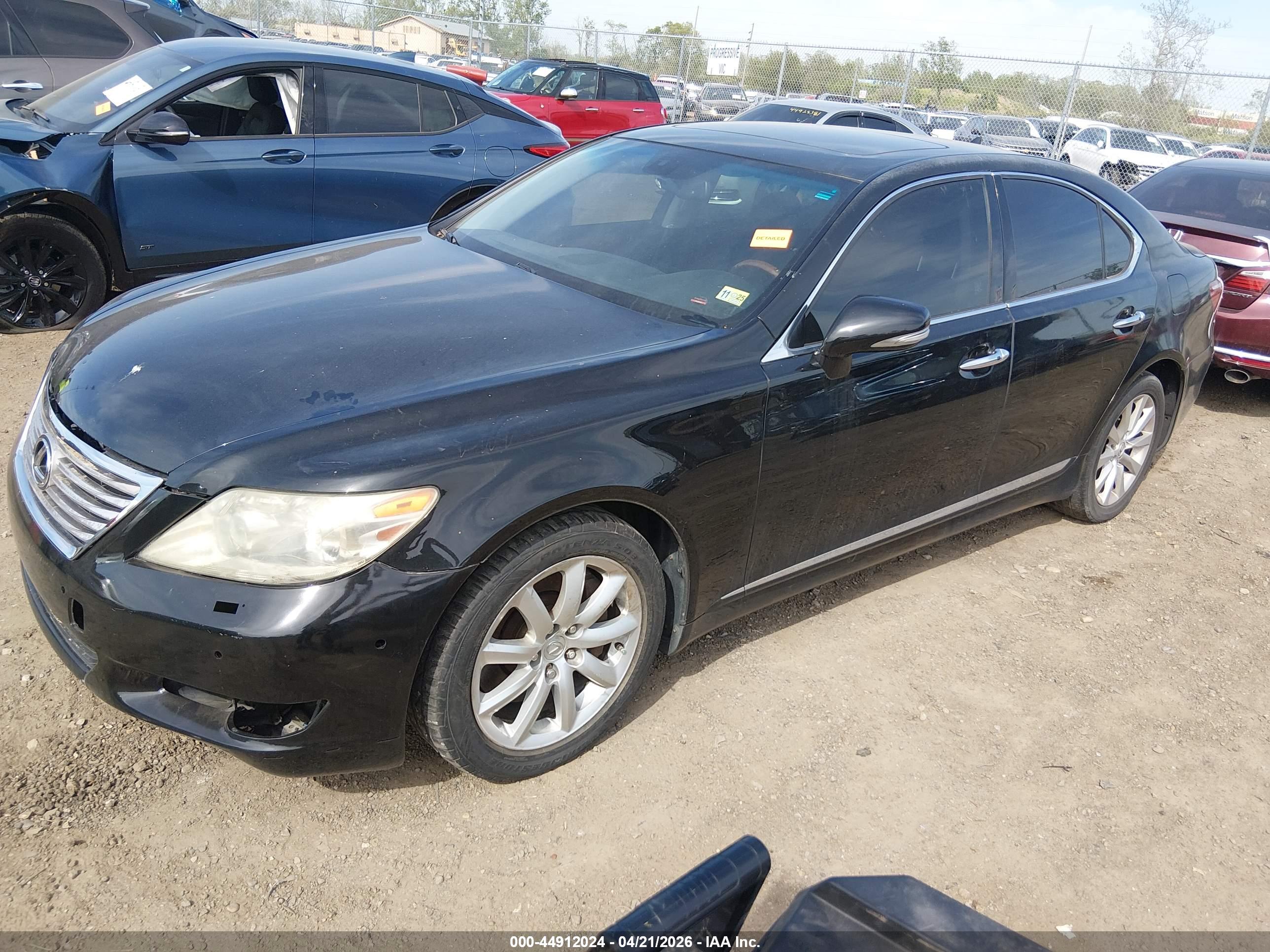 LEXUS LS image 2