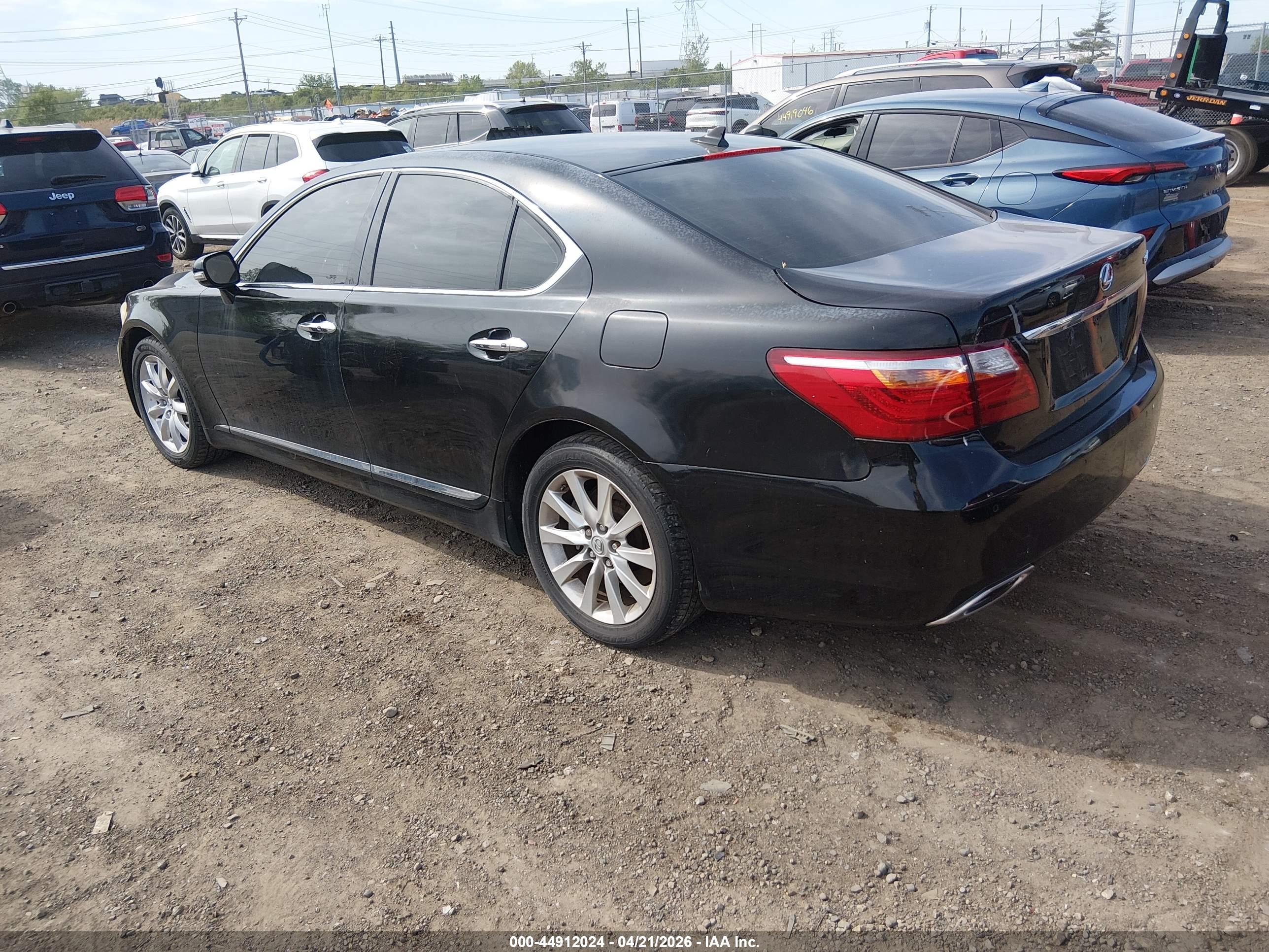 LEXUS LS image 3