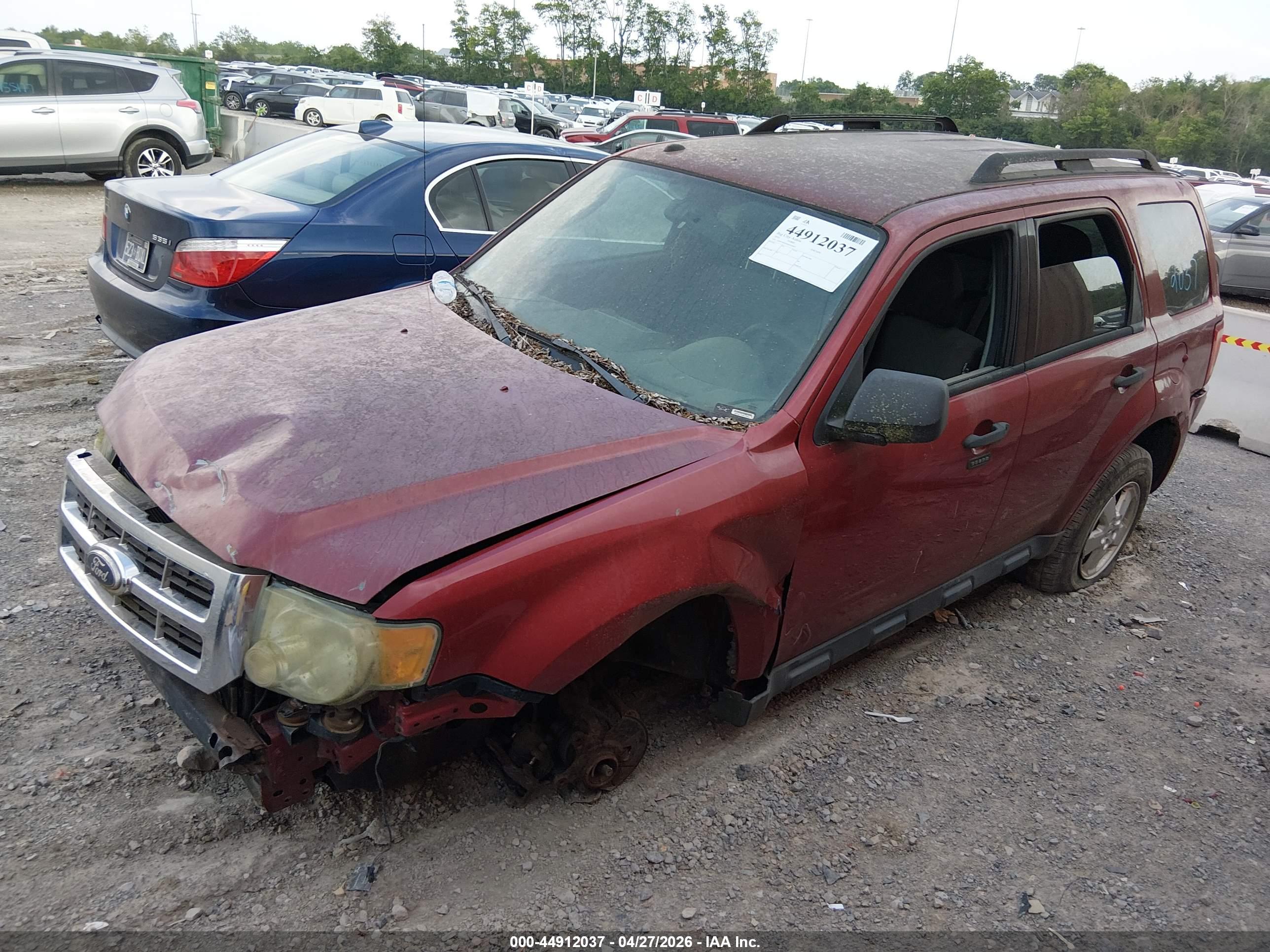 FORD ESCAPE image 2