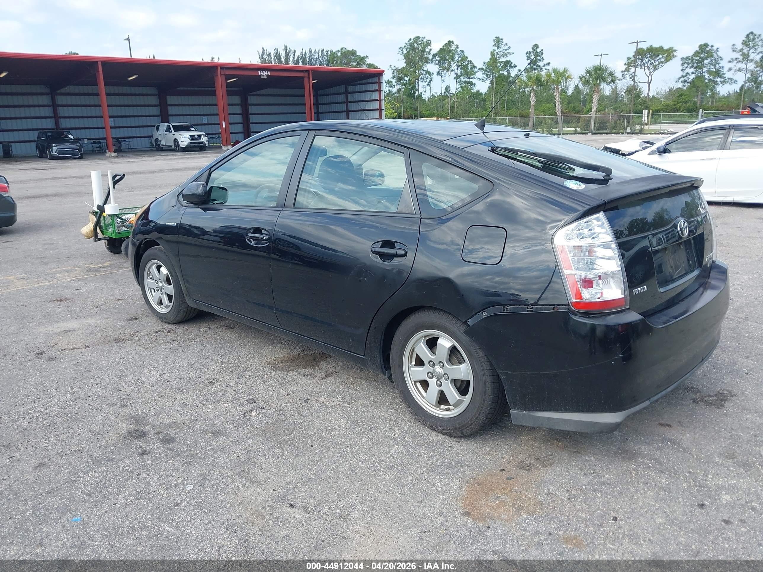 TOYOTA PRIUS image 3