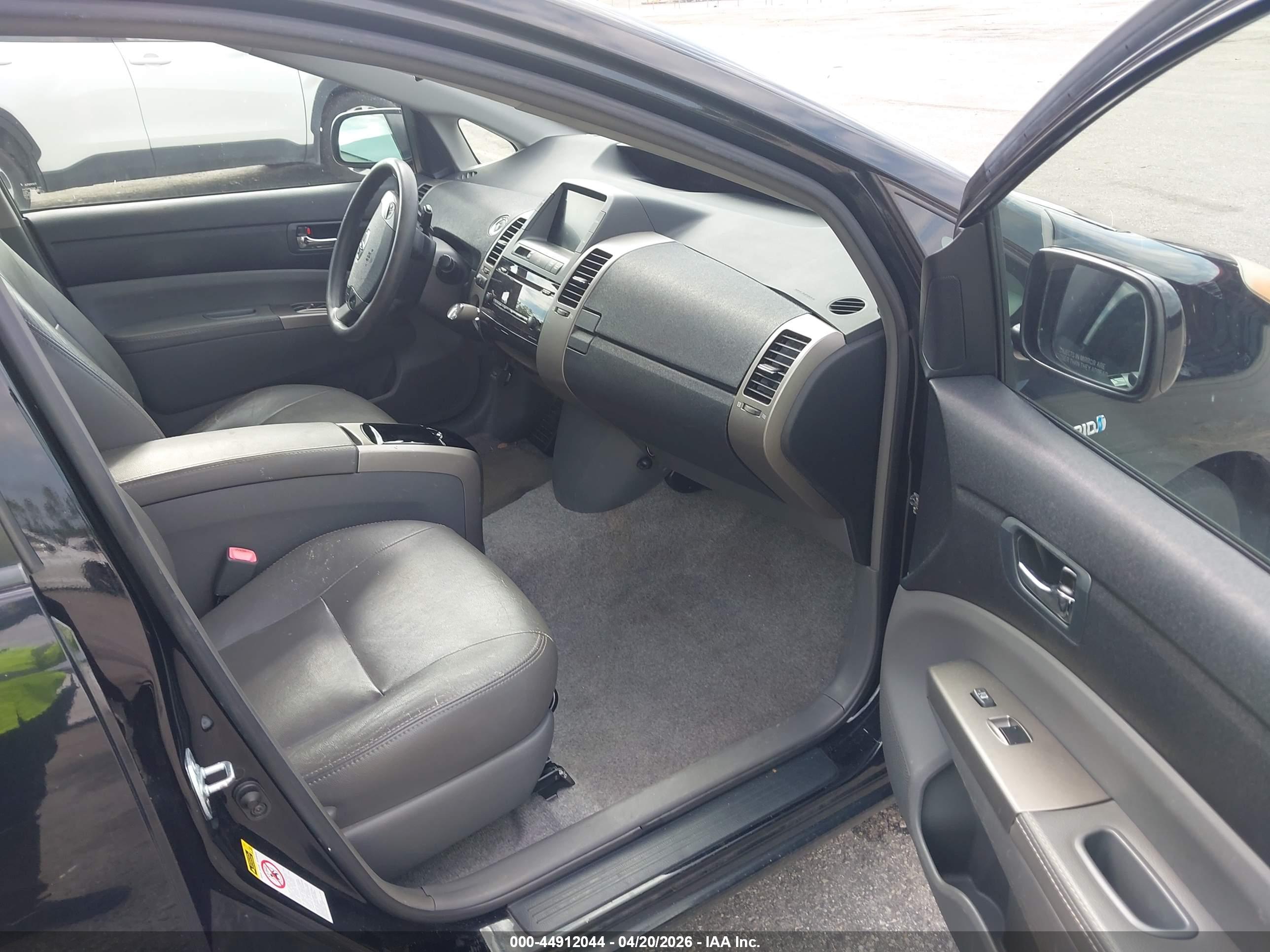 TOYOTA PRIUS image 5