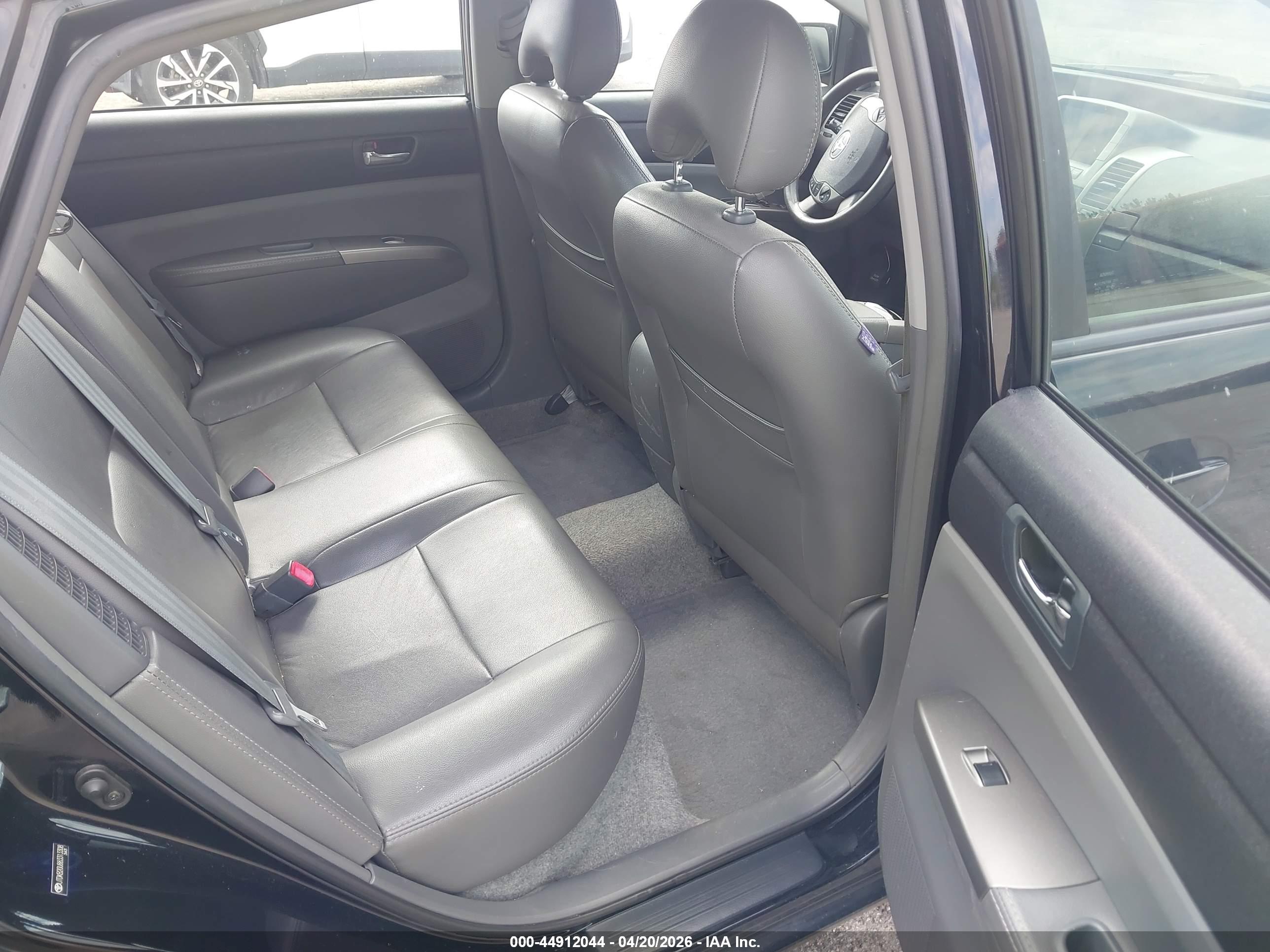 TOYOTA PRIUS image 8